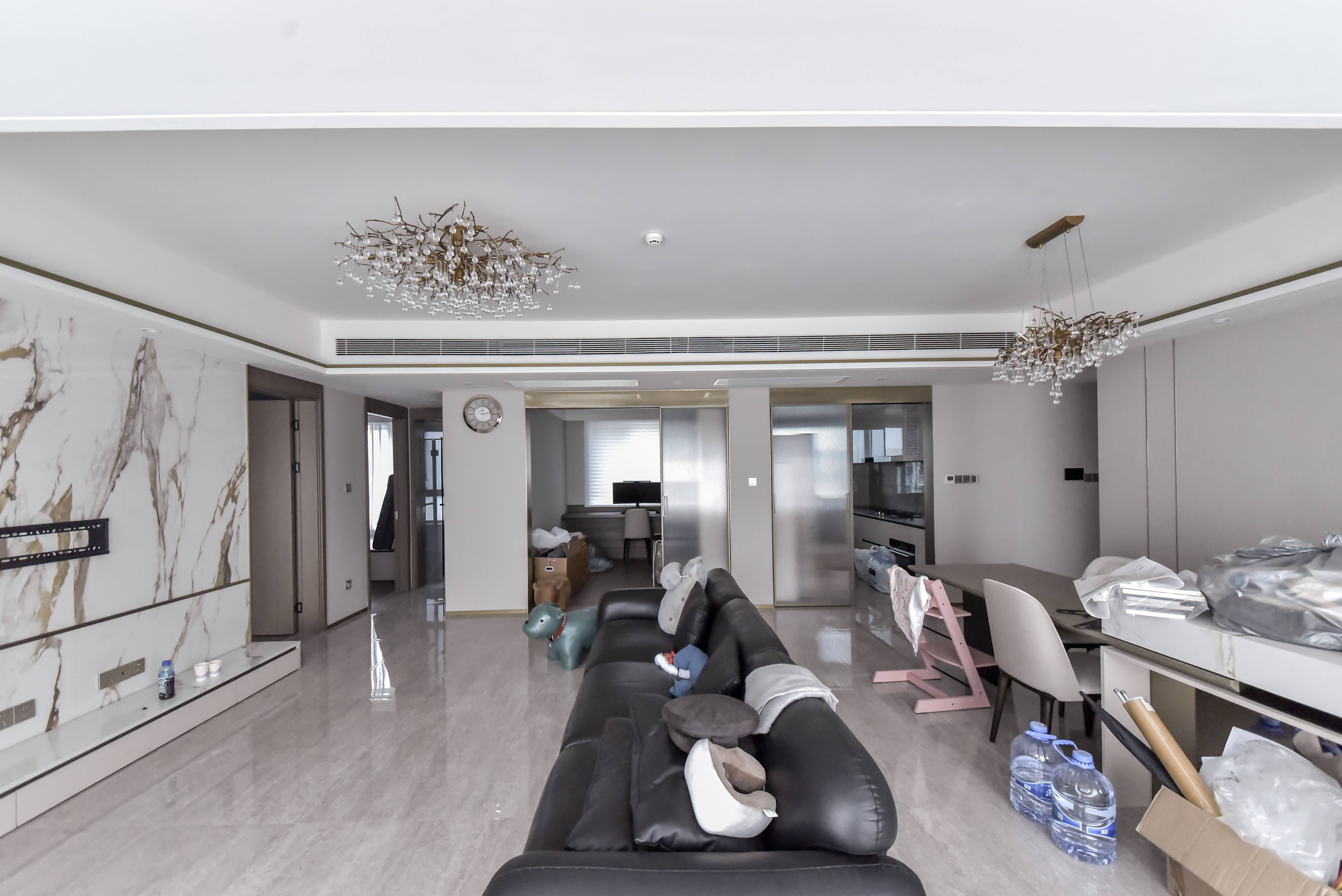  绿城春月锦庐 南北