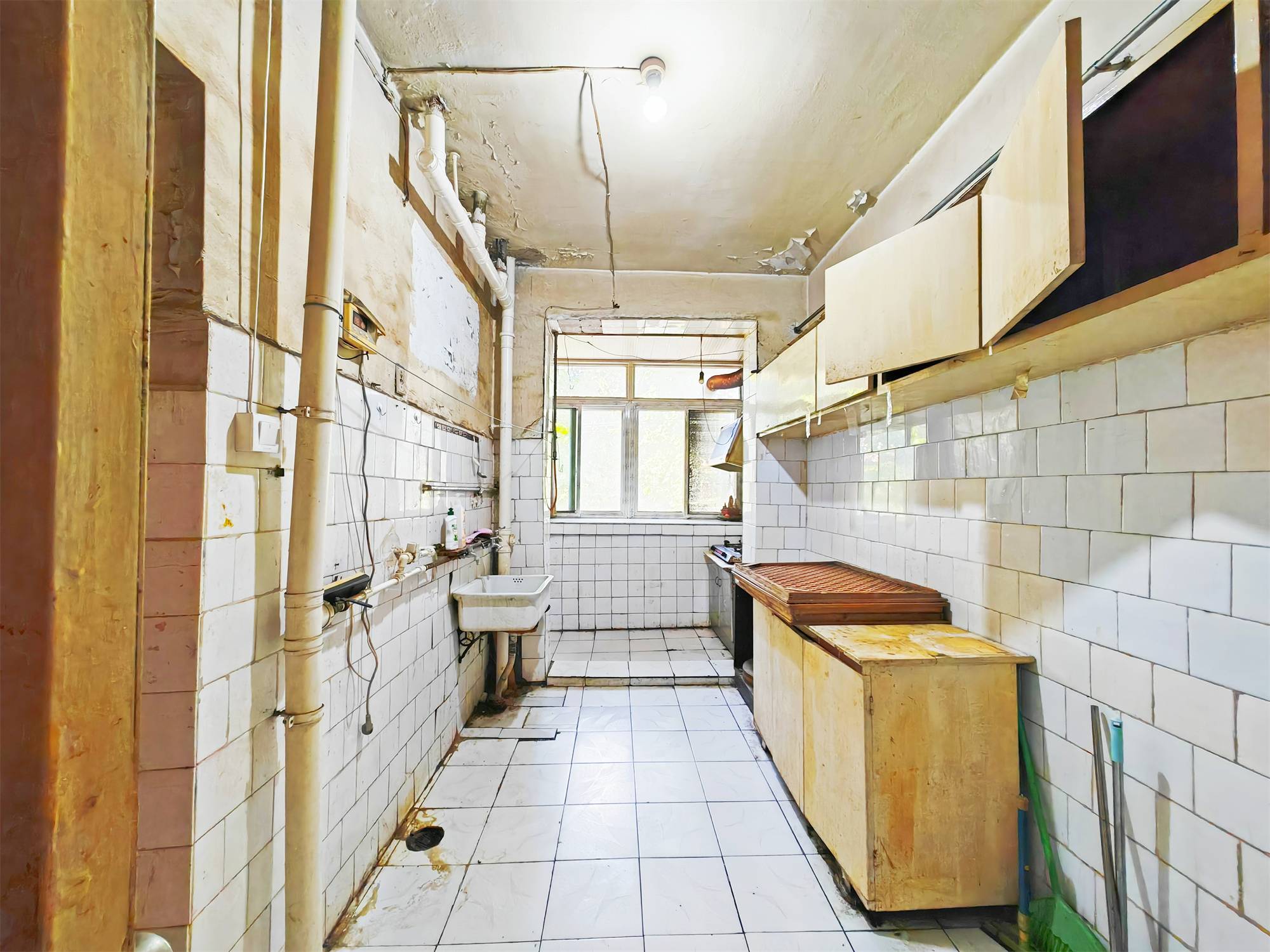 六里山南路32号