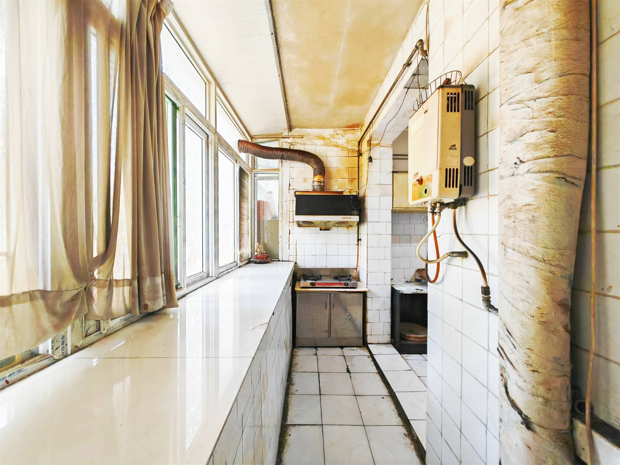 六里山南路32号