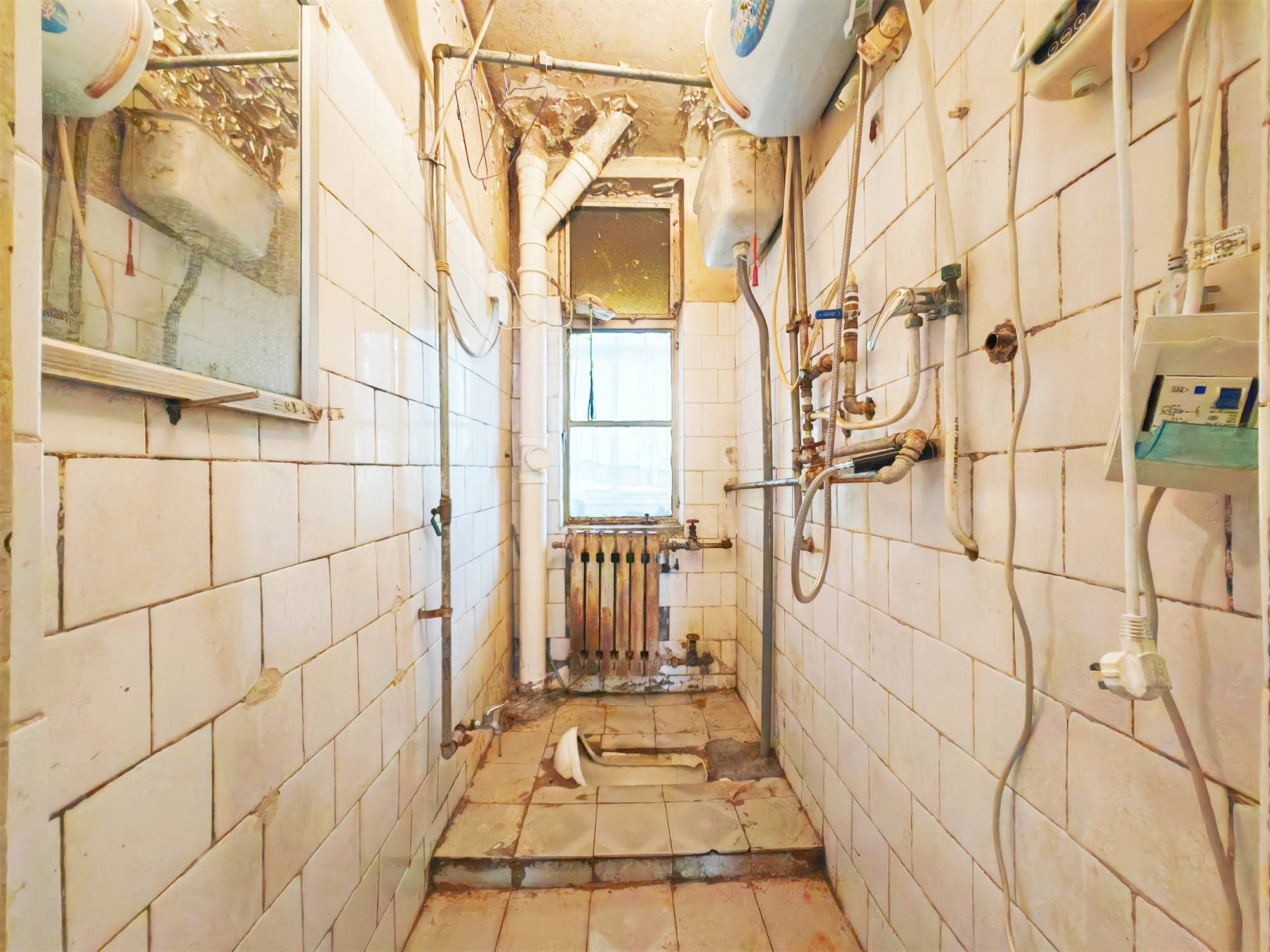 六里山南路32号