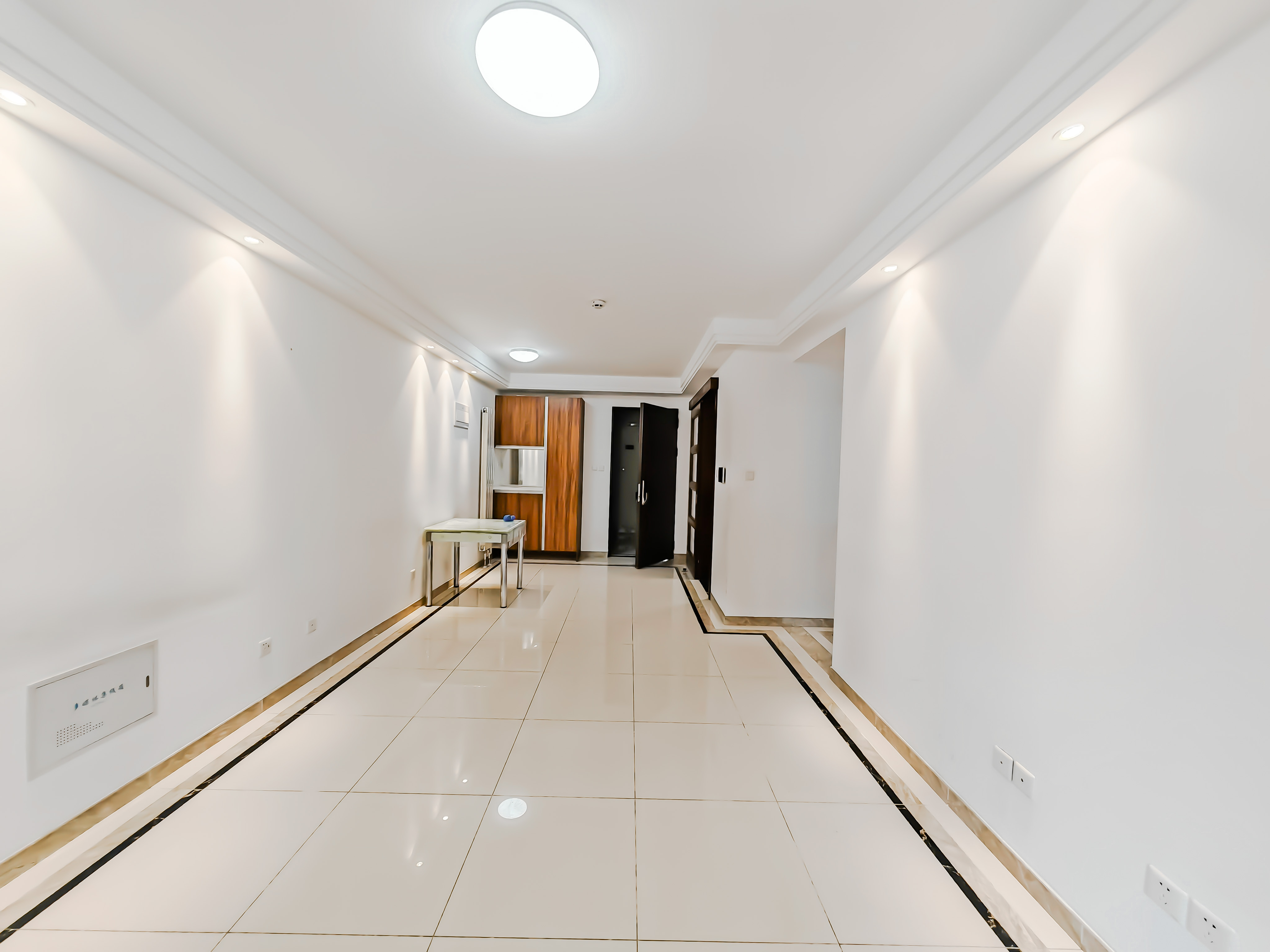  急售，中海珑湾，沿湖小高层，精装三室，有车位，二环东环宇城旁