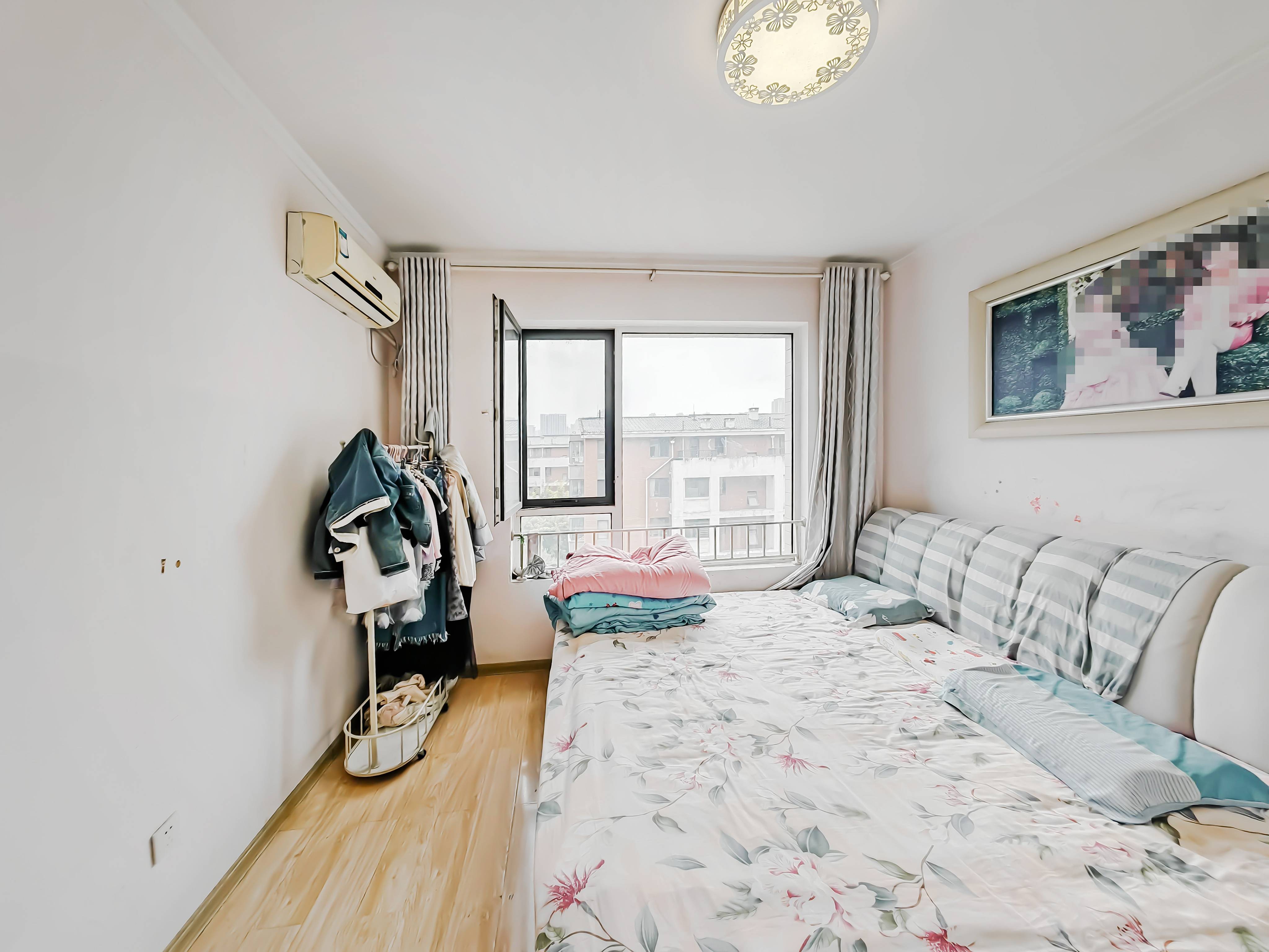 天鸿万象新天四区