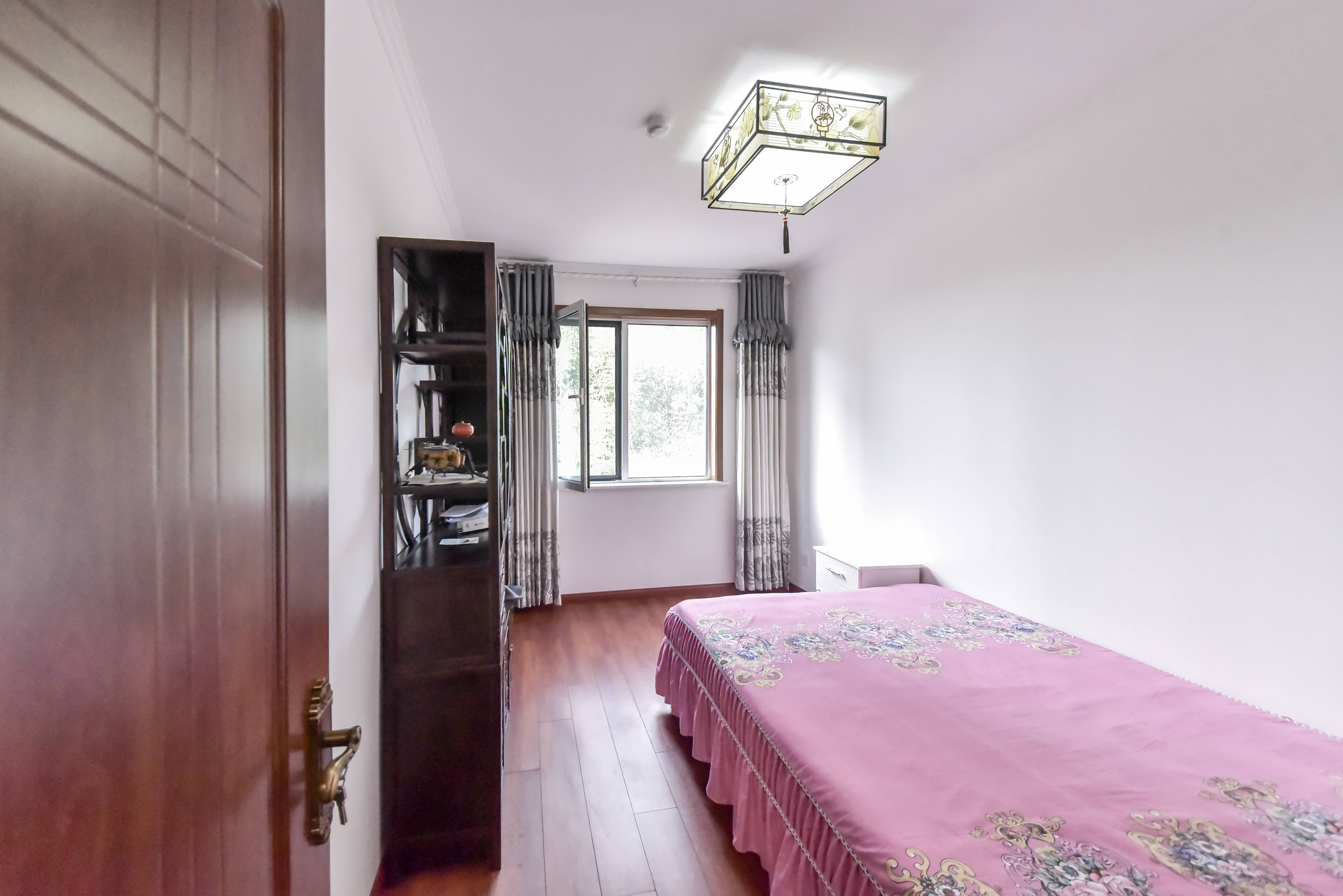 银丰唐郡玫瑰园