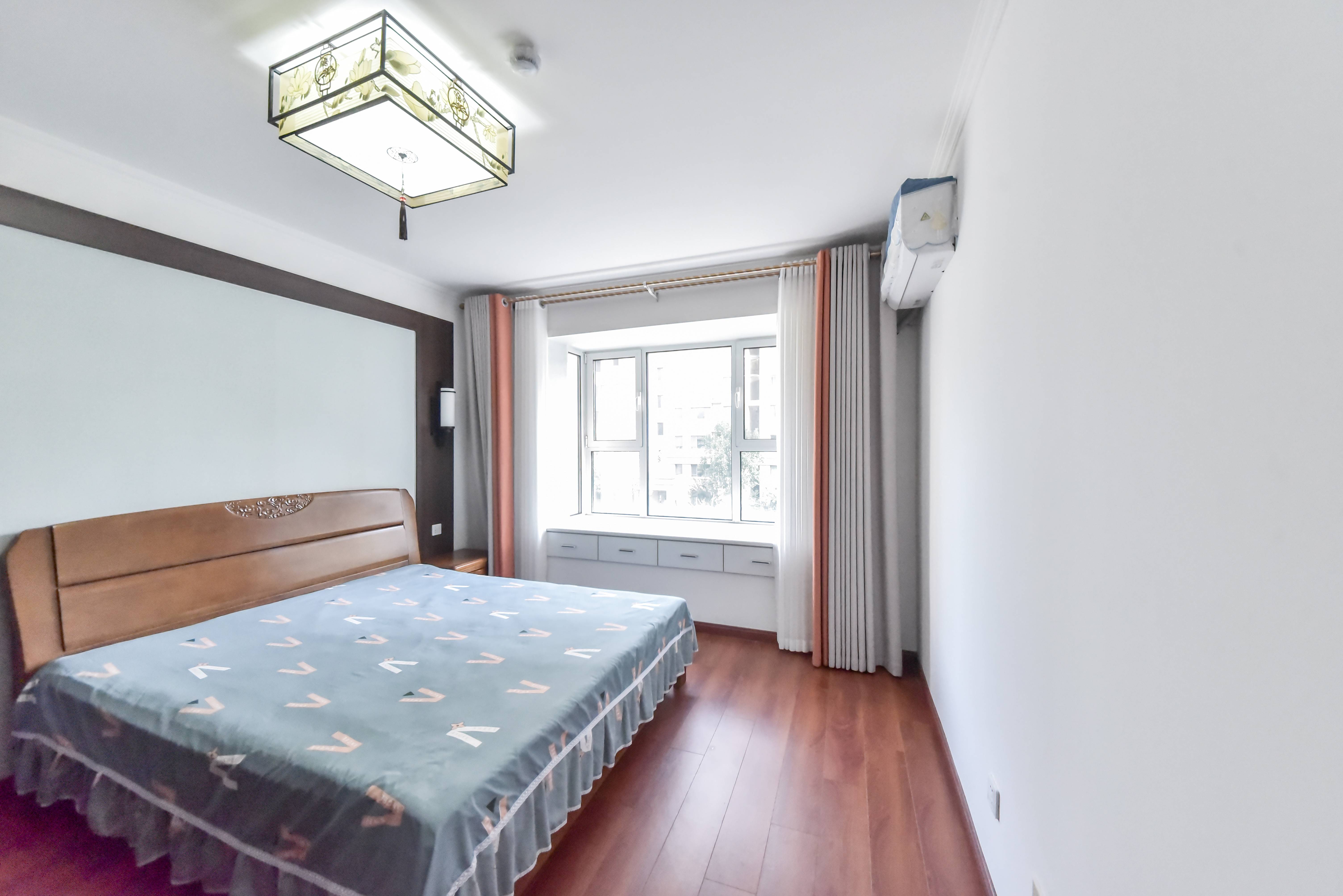 银丰唐郡玫瑰园