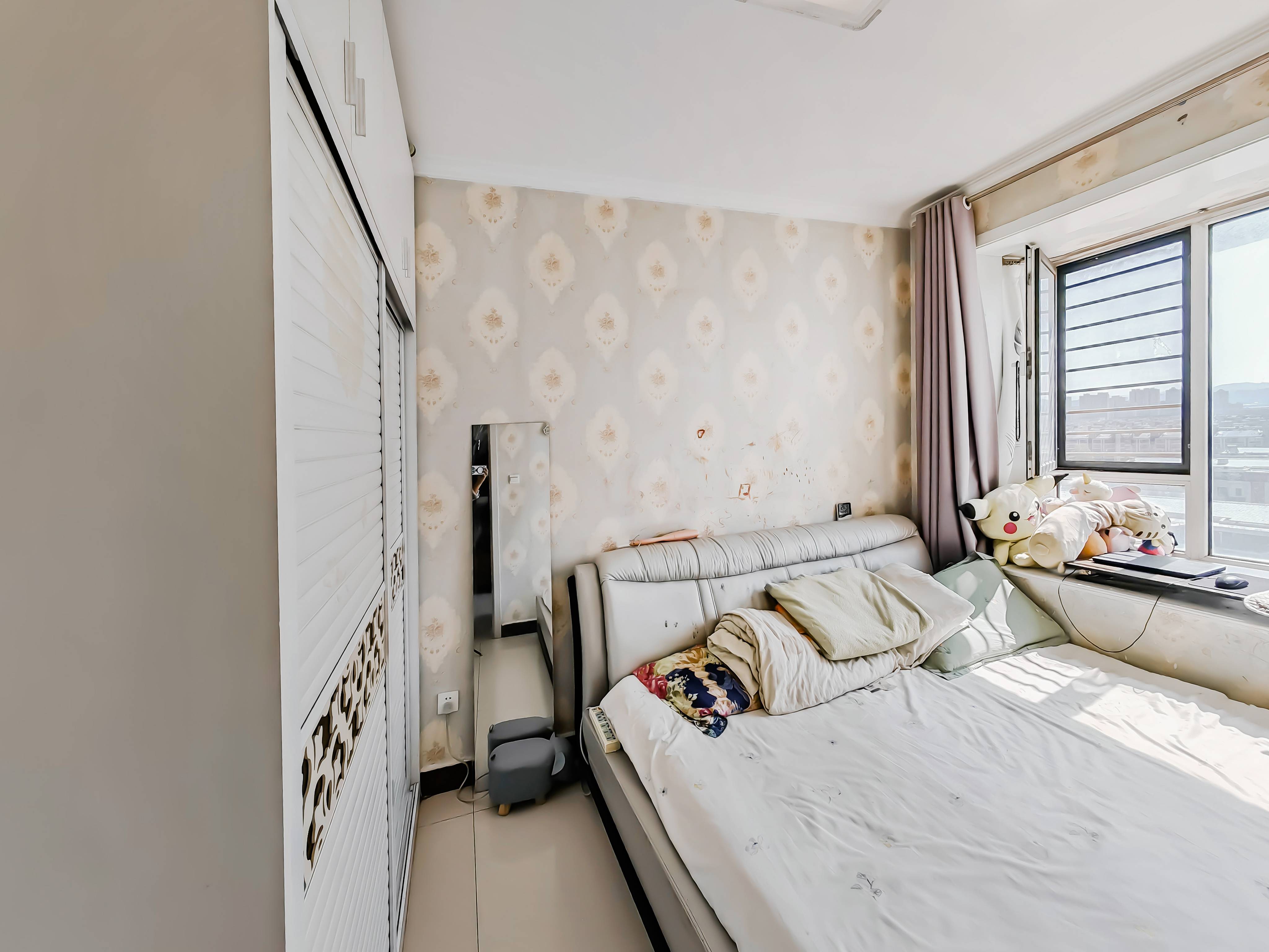 天鸿万象新天三区