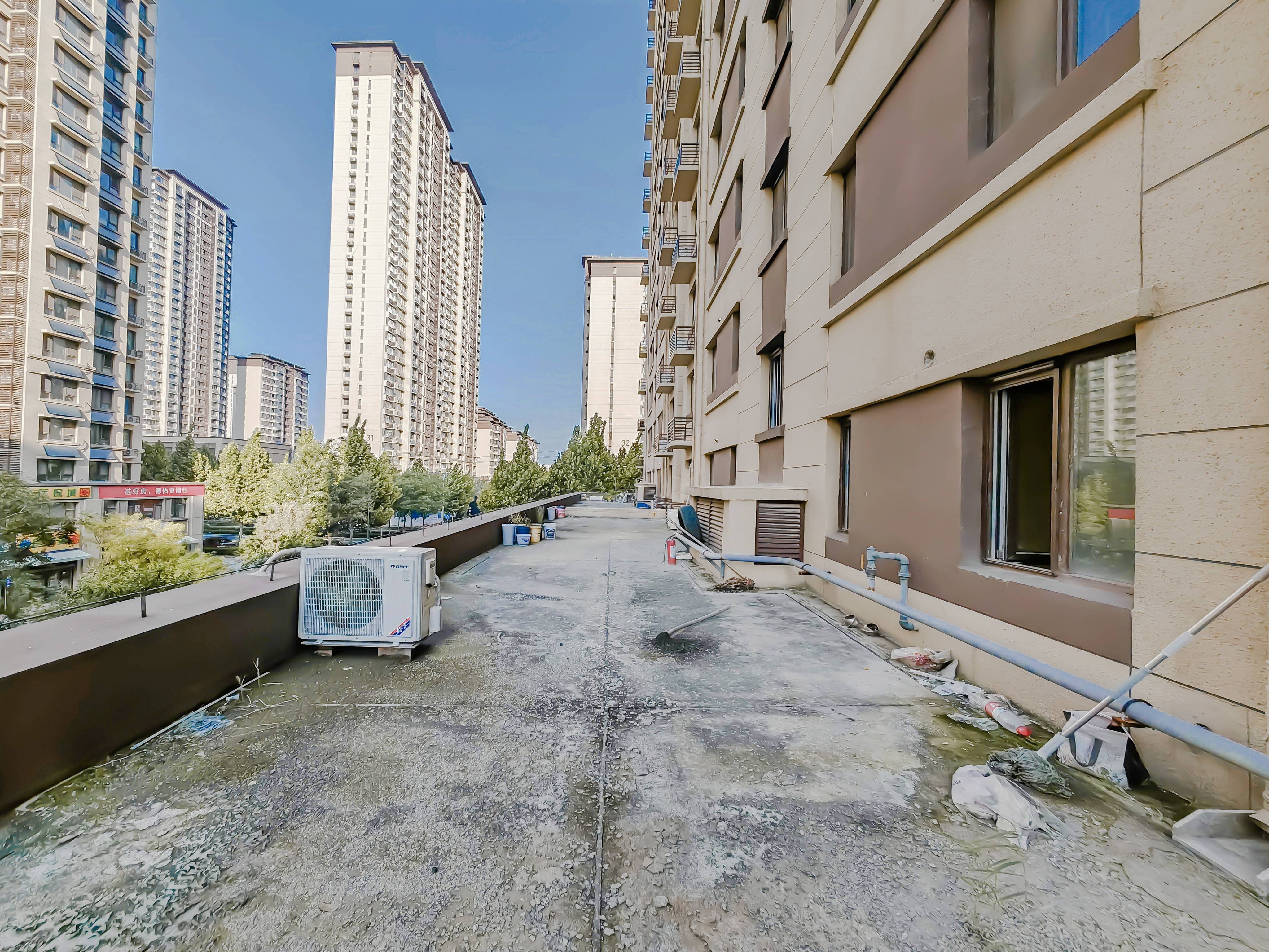 天鸿万象新天公园大道