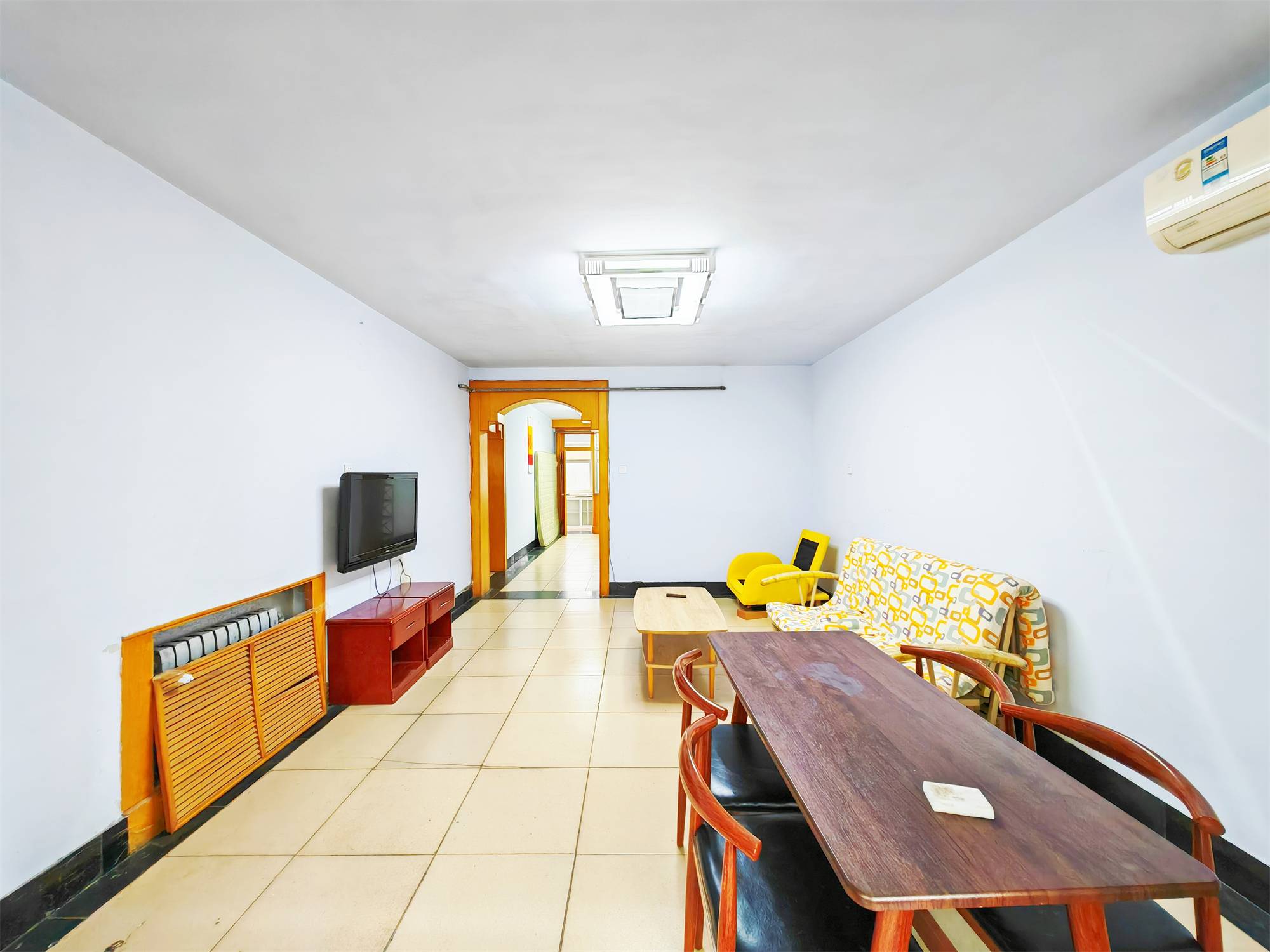  英雄山路祥泰广场西邻工商局宿舍非顶赠送地下室好停车