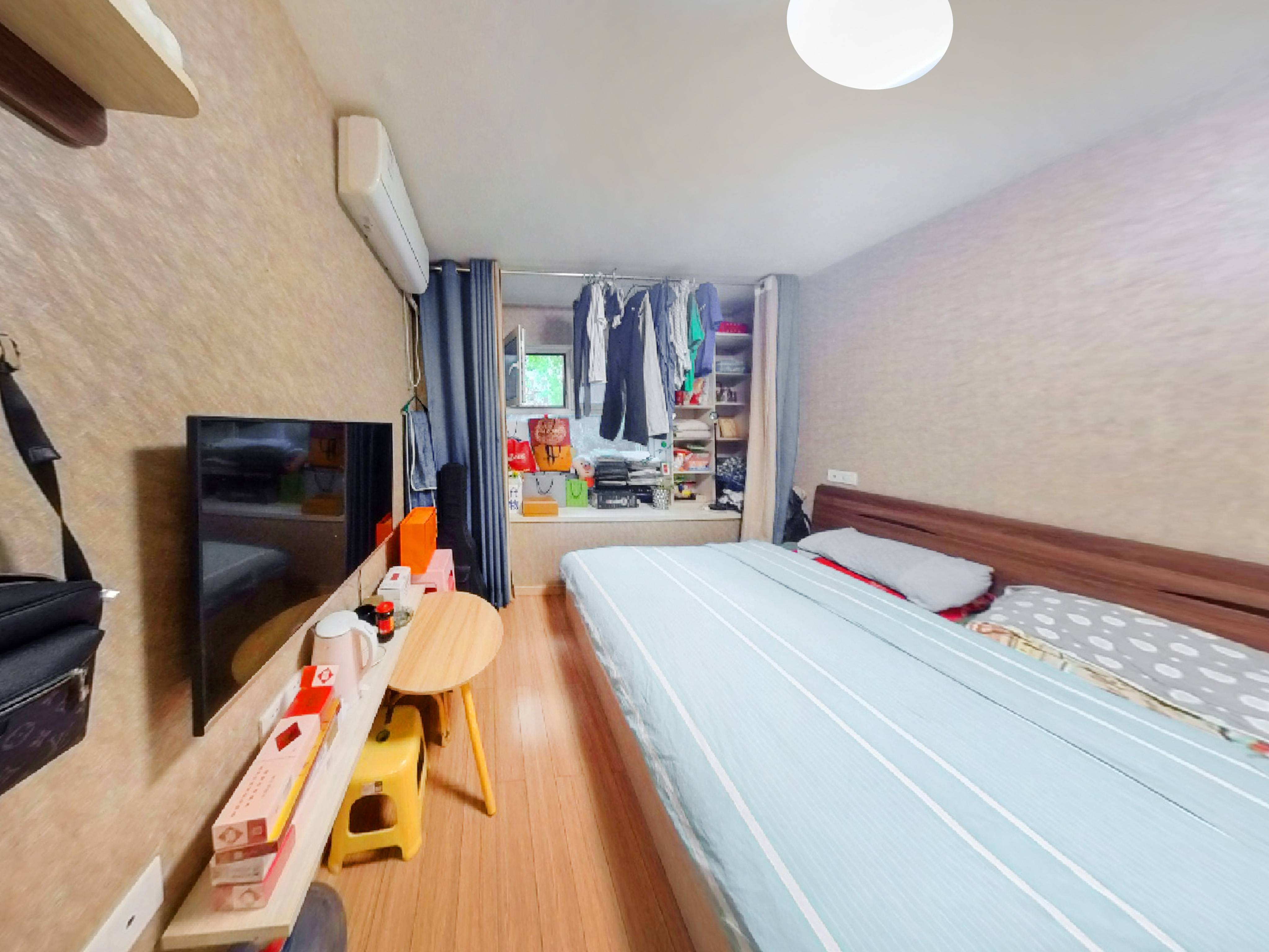  万科新里程 南北