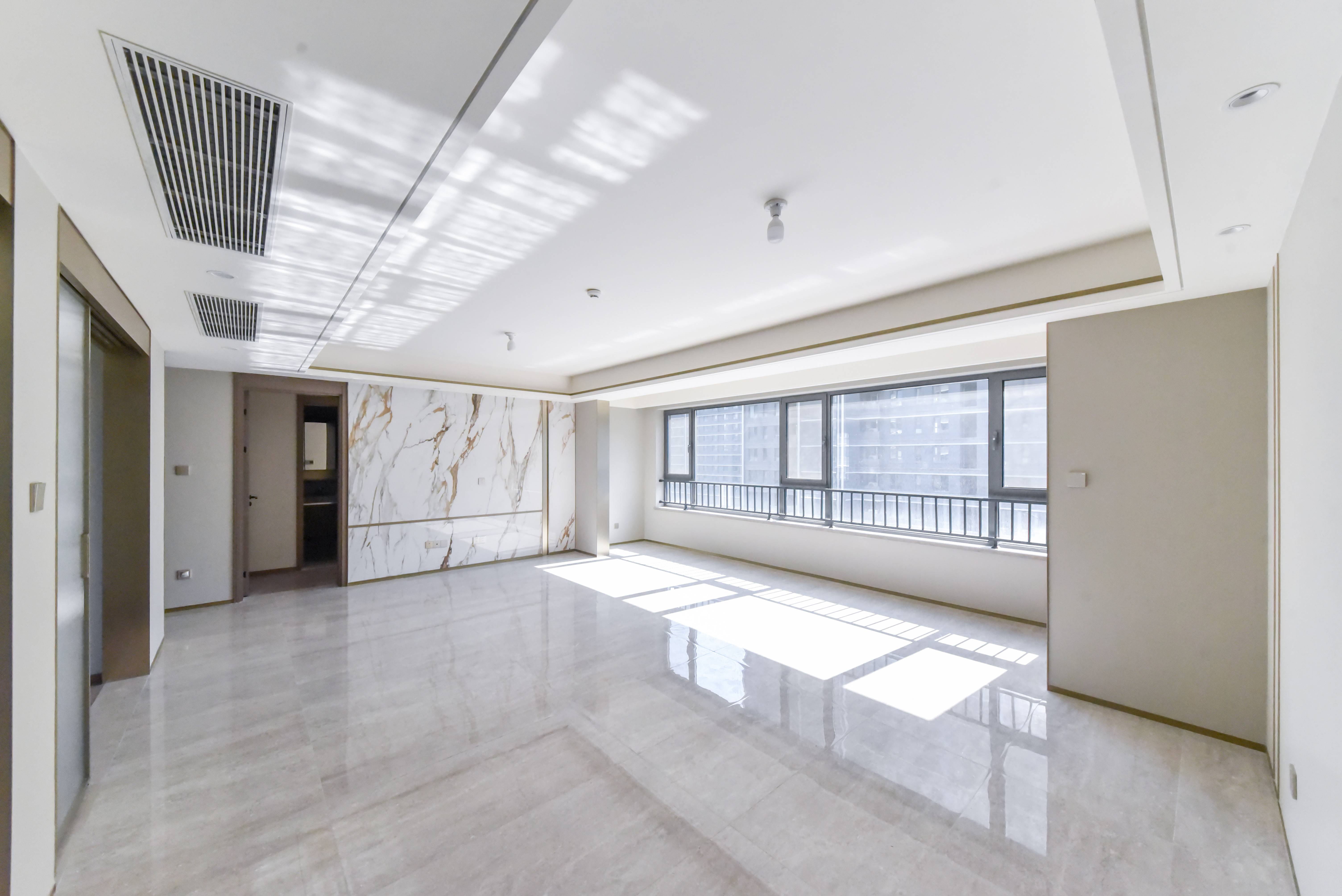  绿城春月锦庐 南北