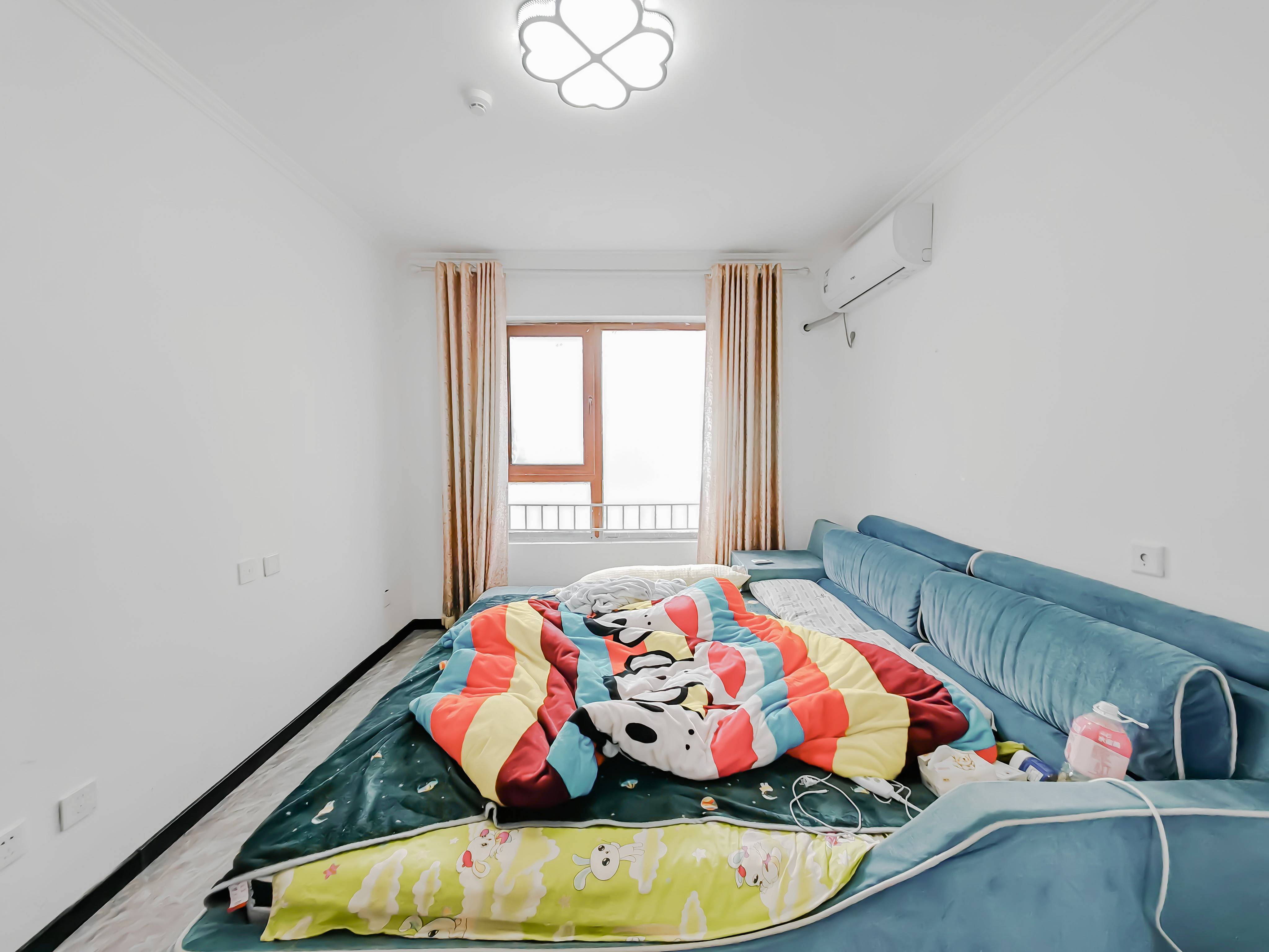 天鸿万象新天公园大道