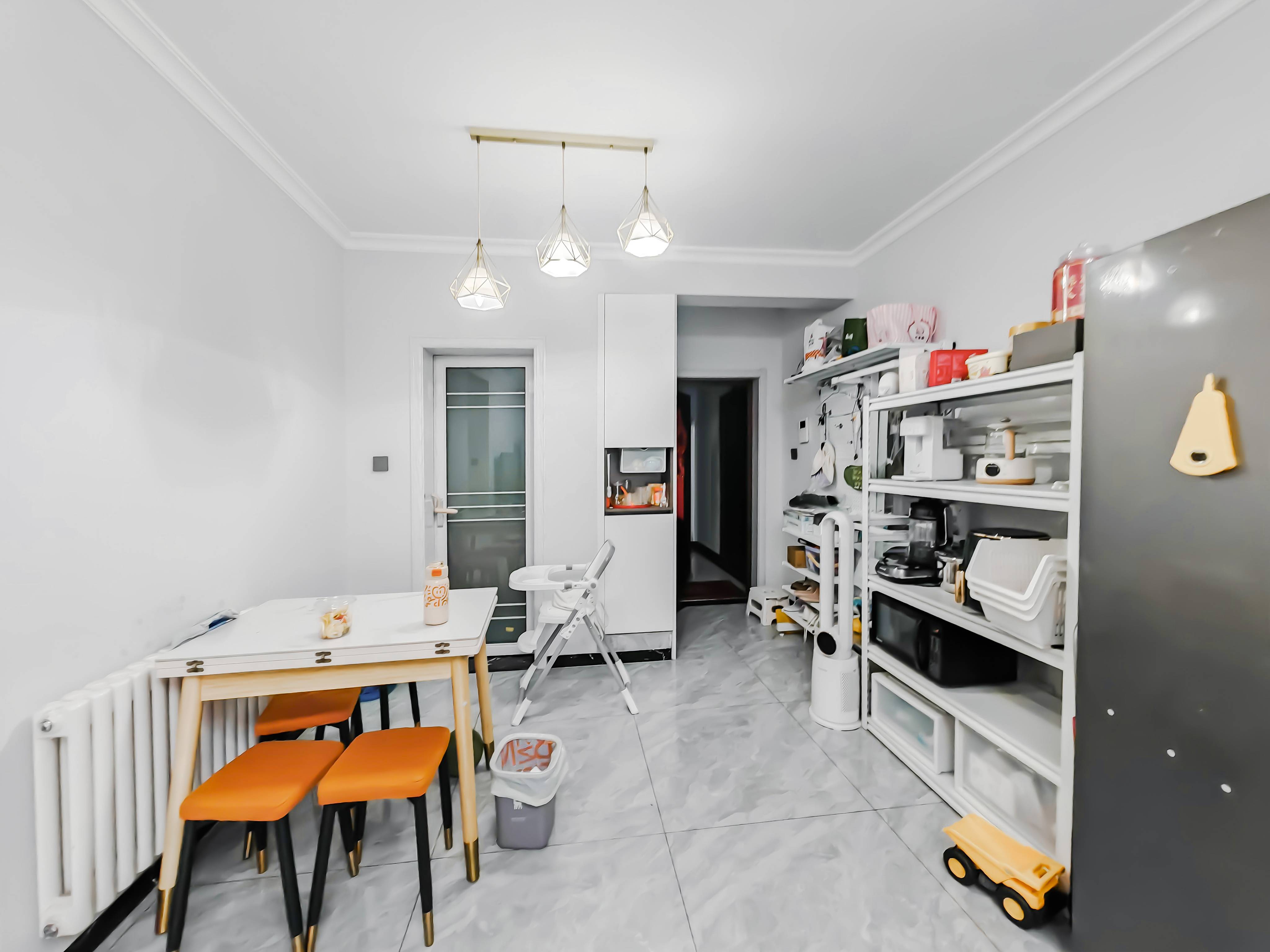 天鸿万象新天万卷府