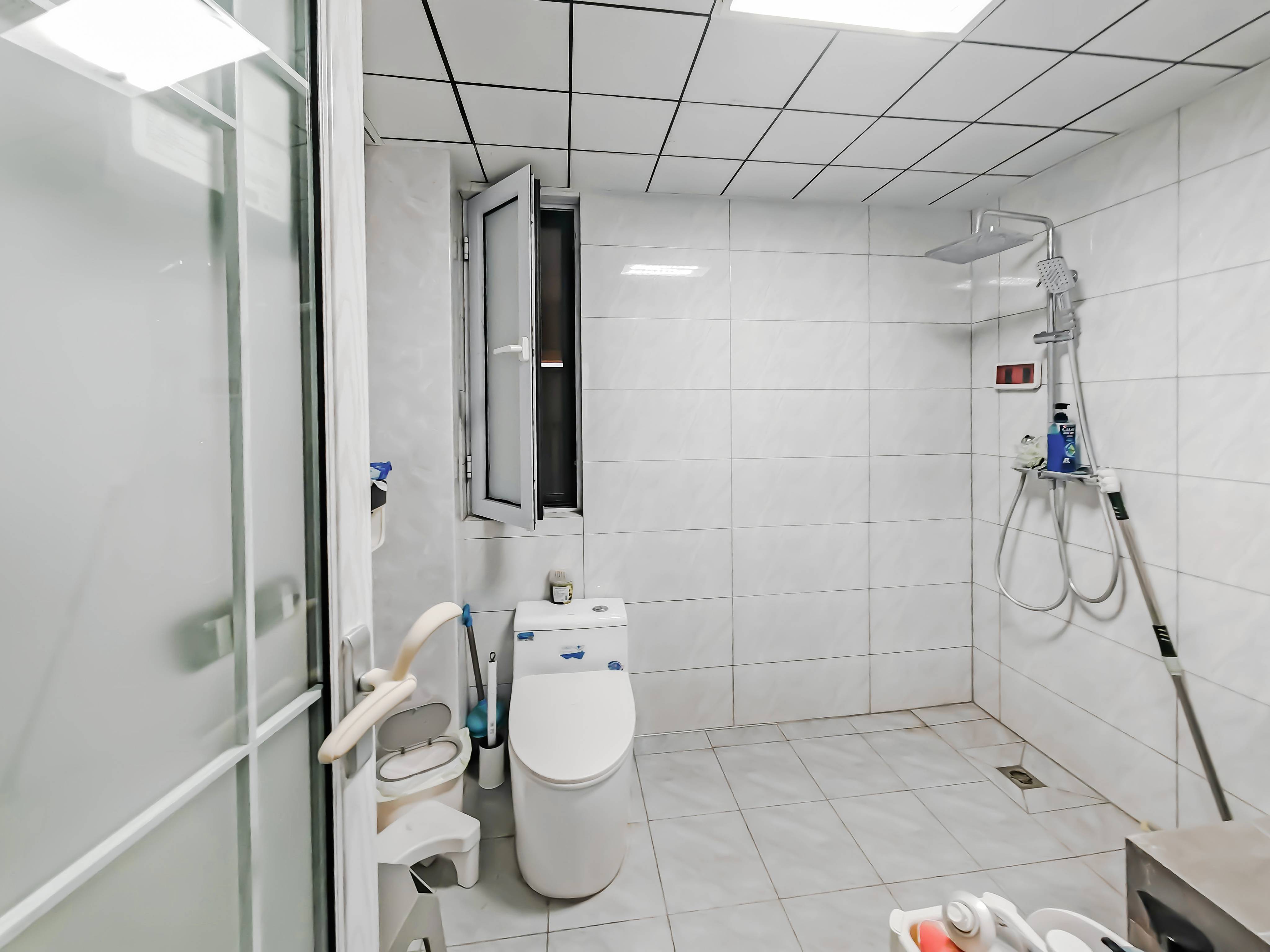 天鸿万象新天万卷府