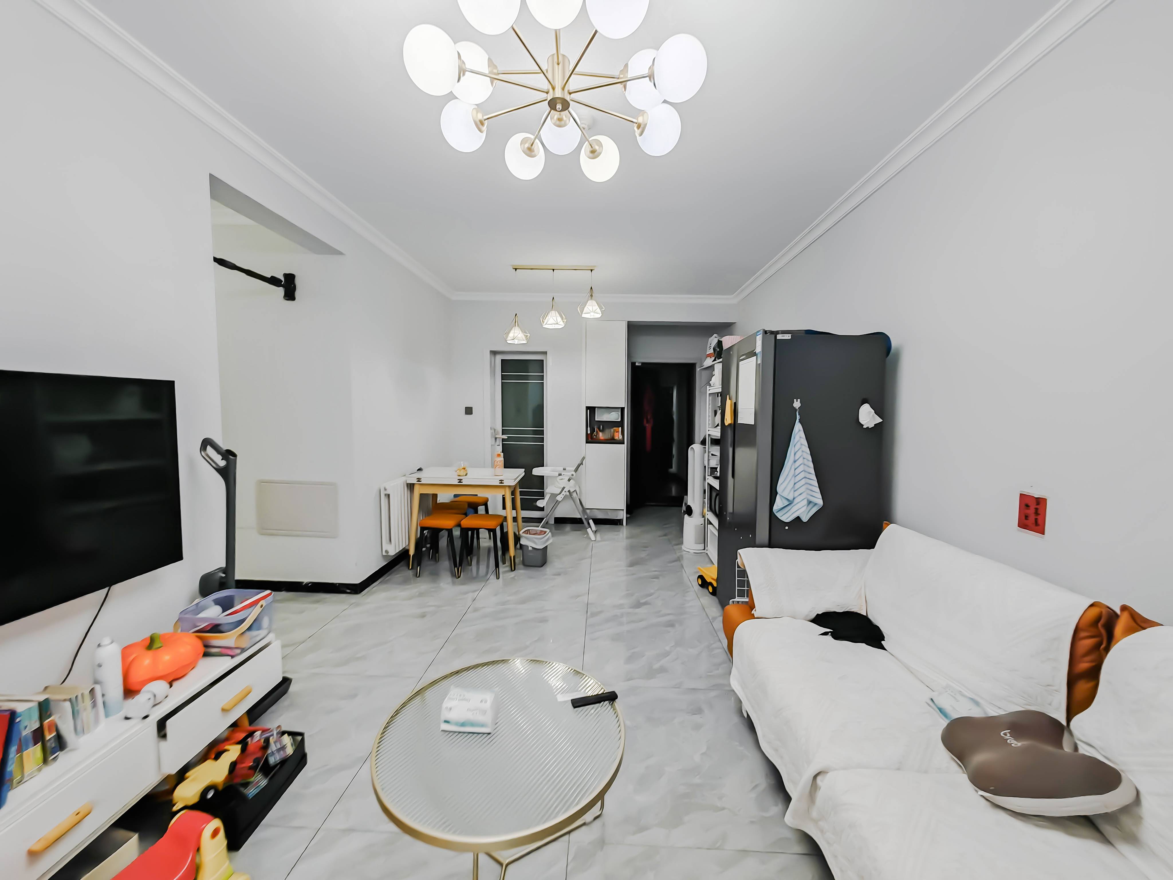 天鸿万象新天万卷府