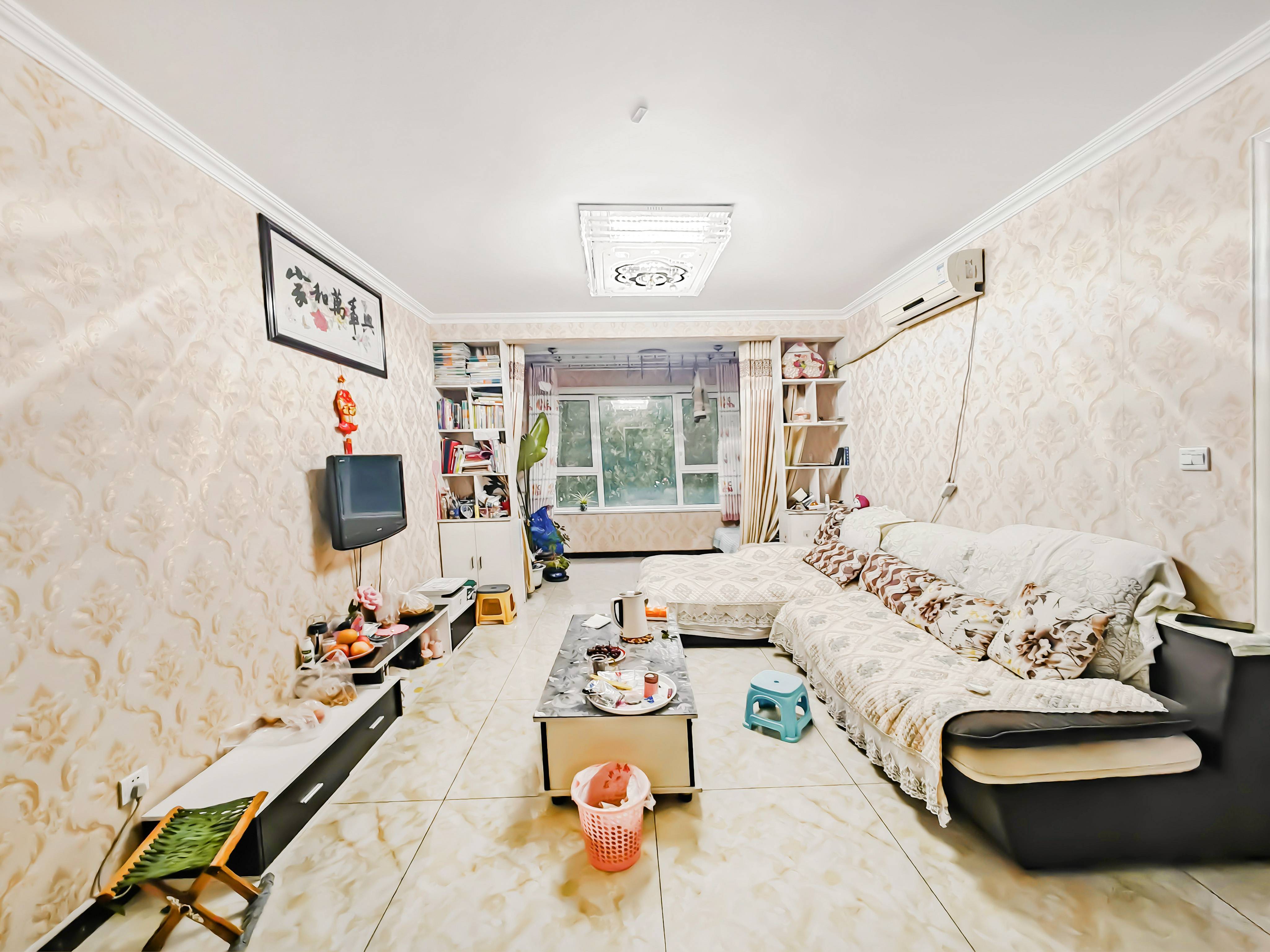  天鸿万象新天剑桥郡 南