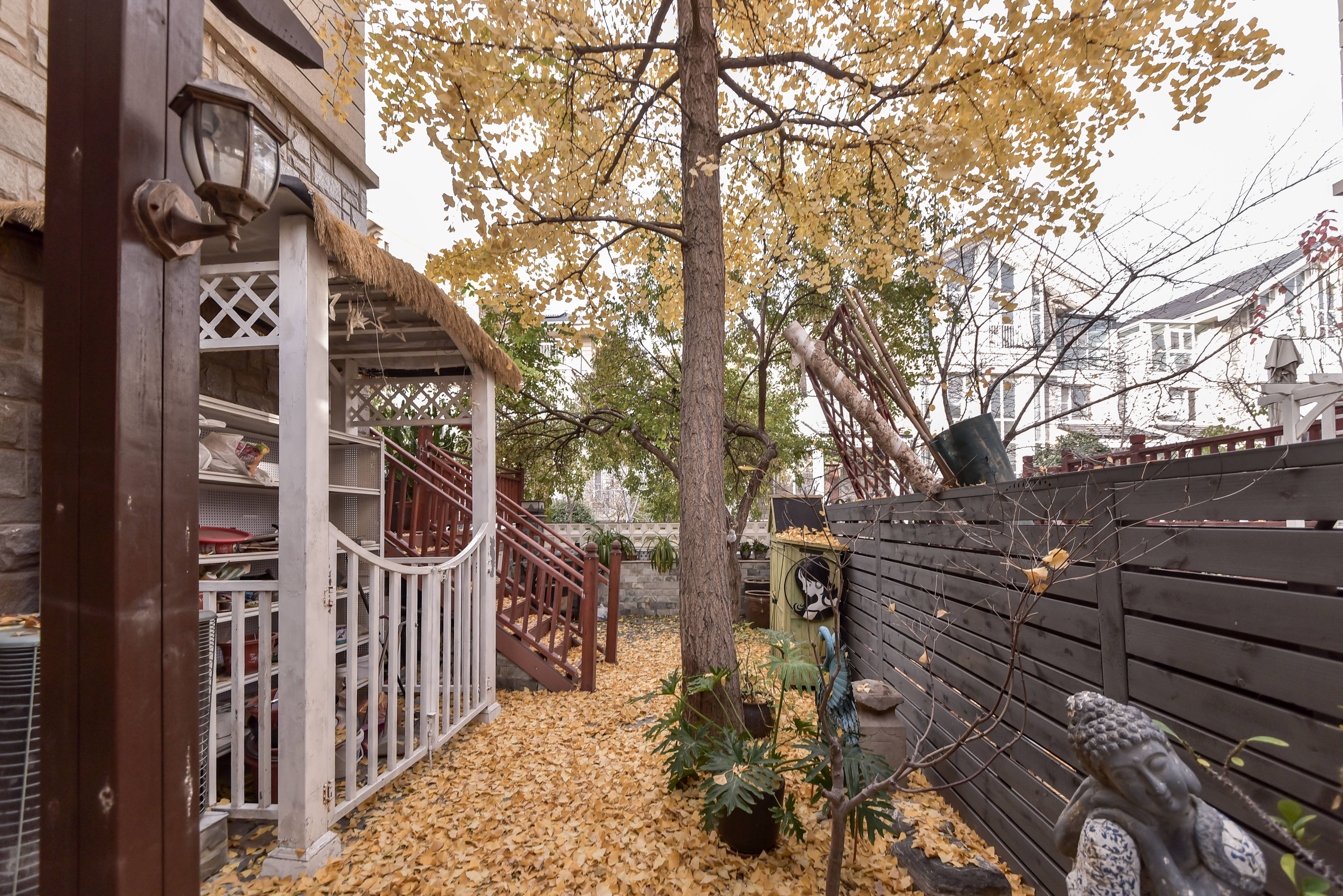 鲁信蟠龙山花园