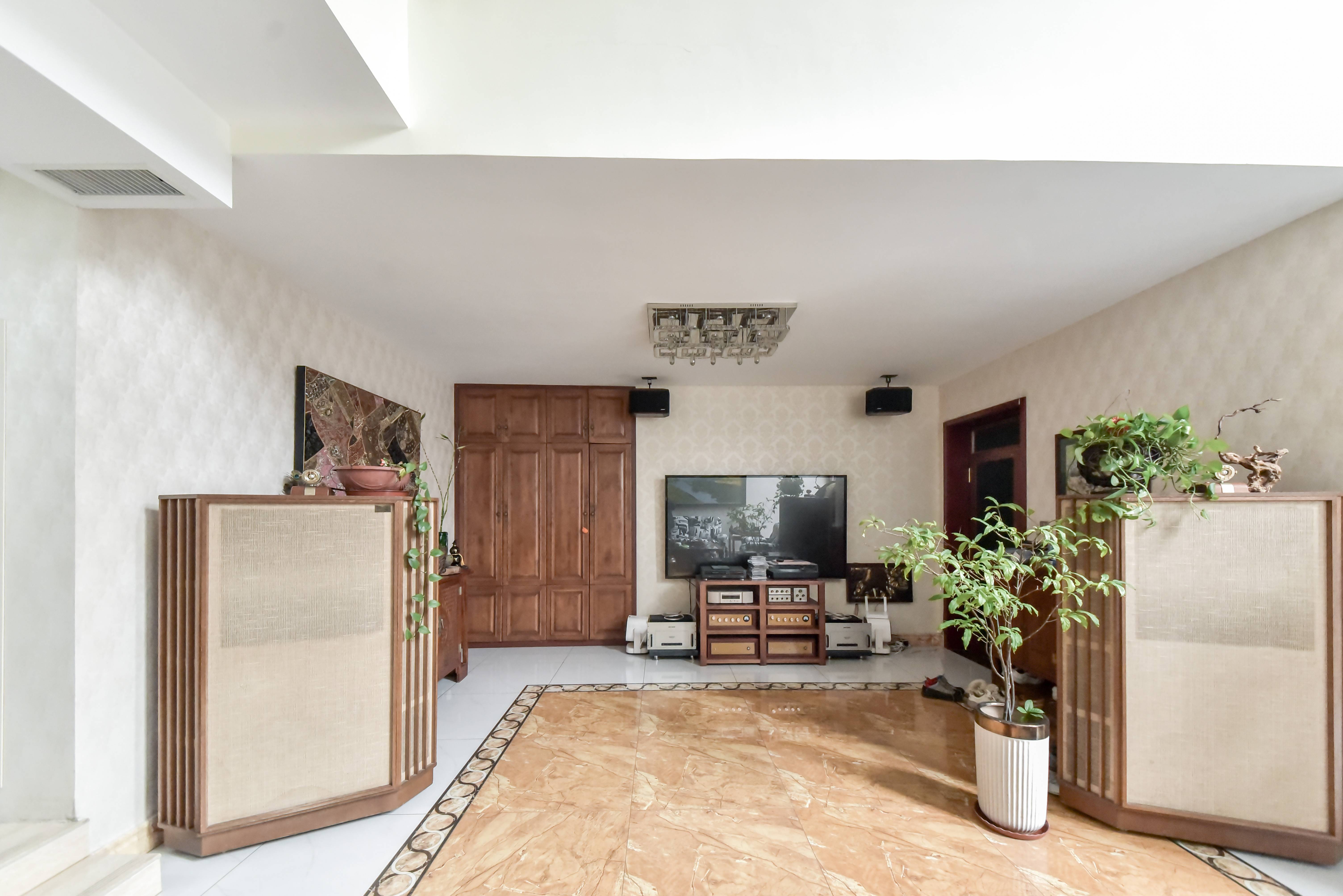 鲁信蟠龙山花园