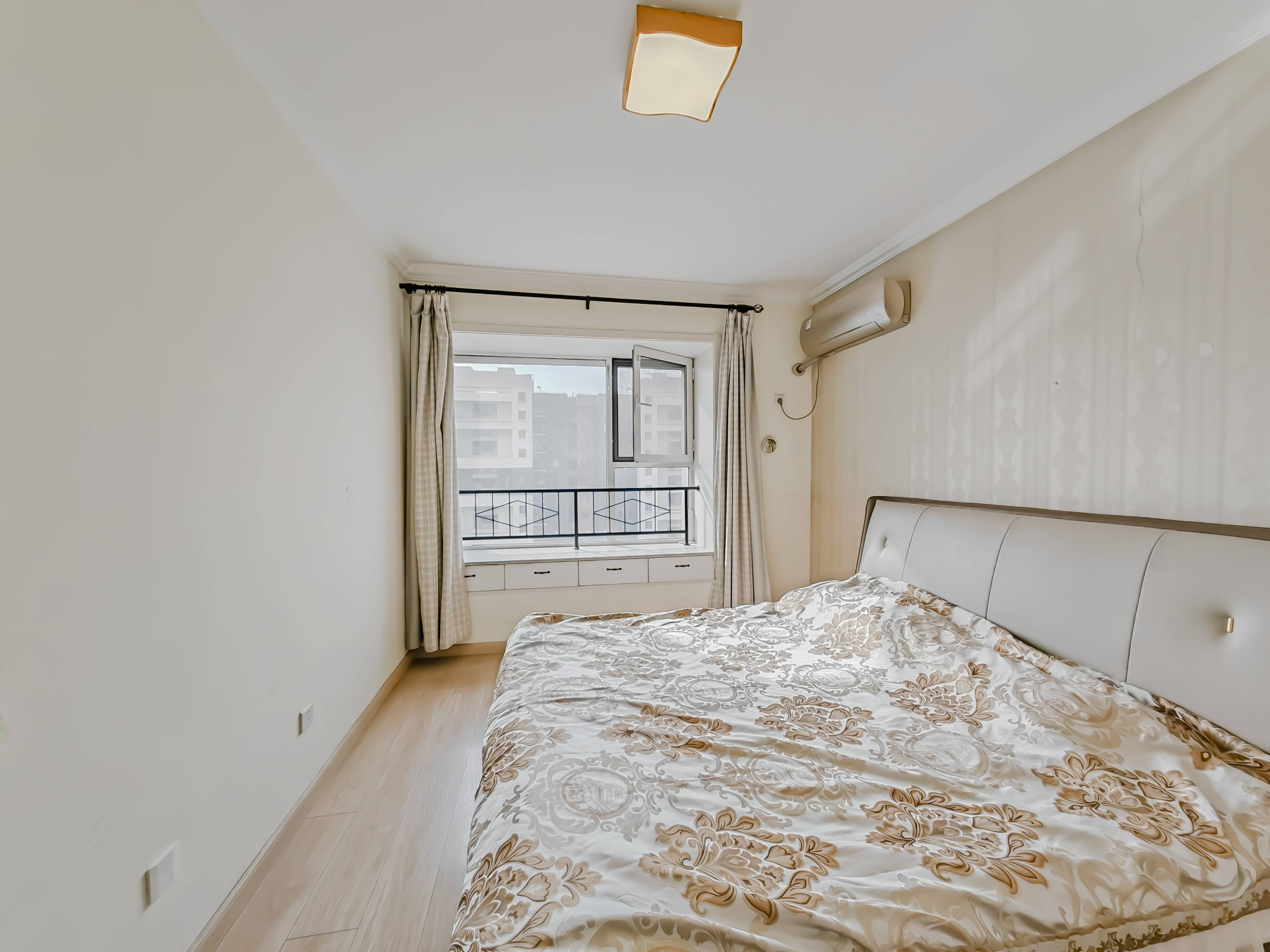 天鸿万象新天理想郡