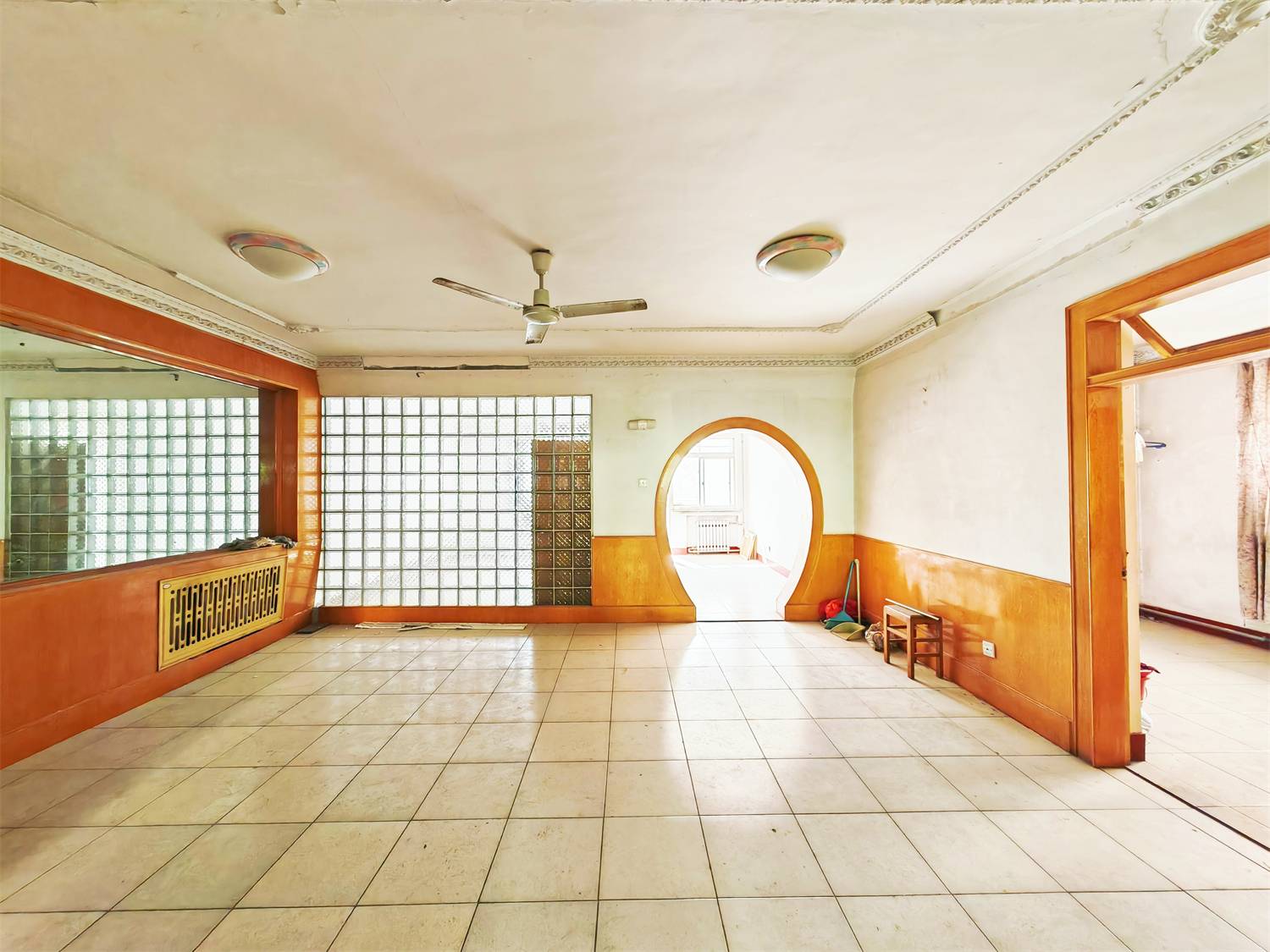  新出二七南路经典好房，紧邻大润发，位置好，低楼层，诚意出售