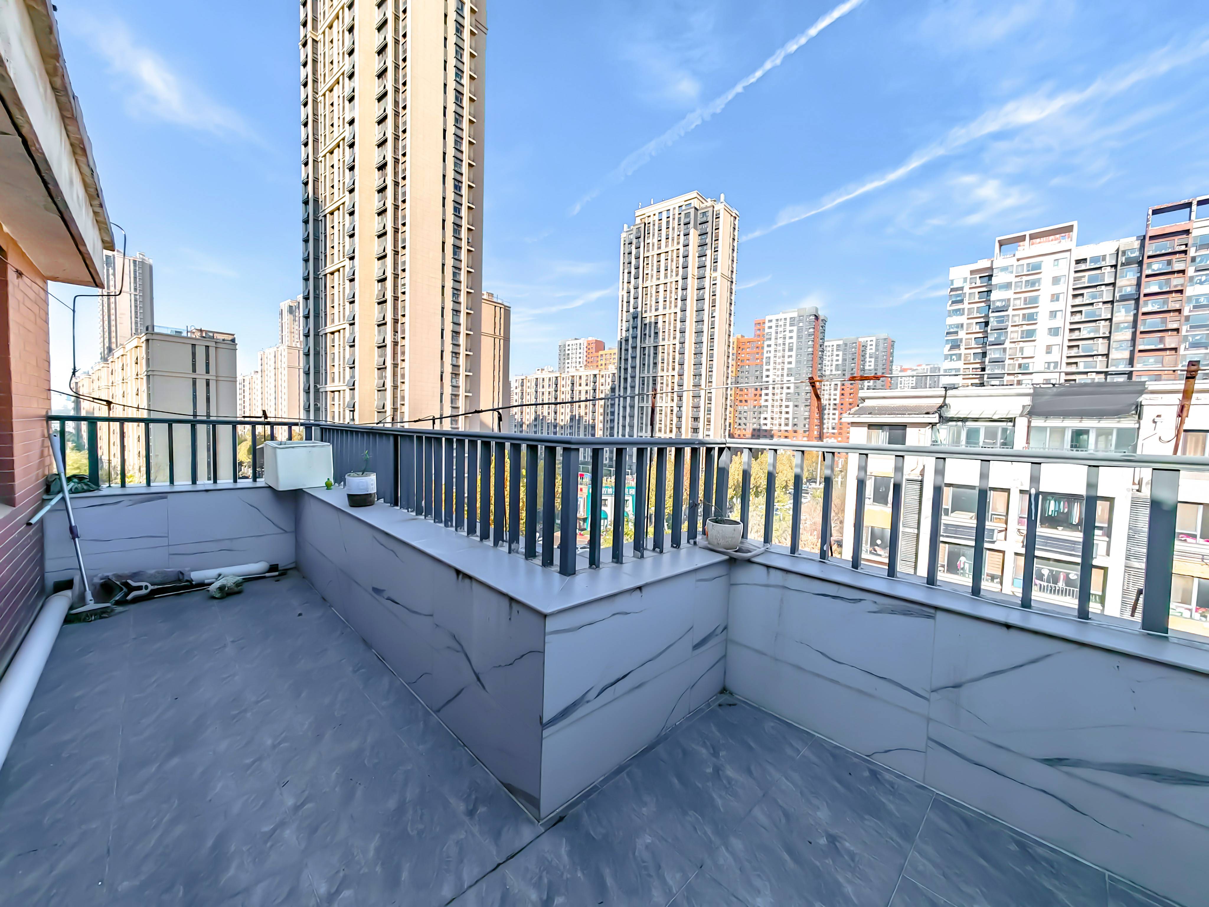 天鸿万象新天四区