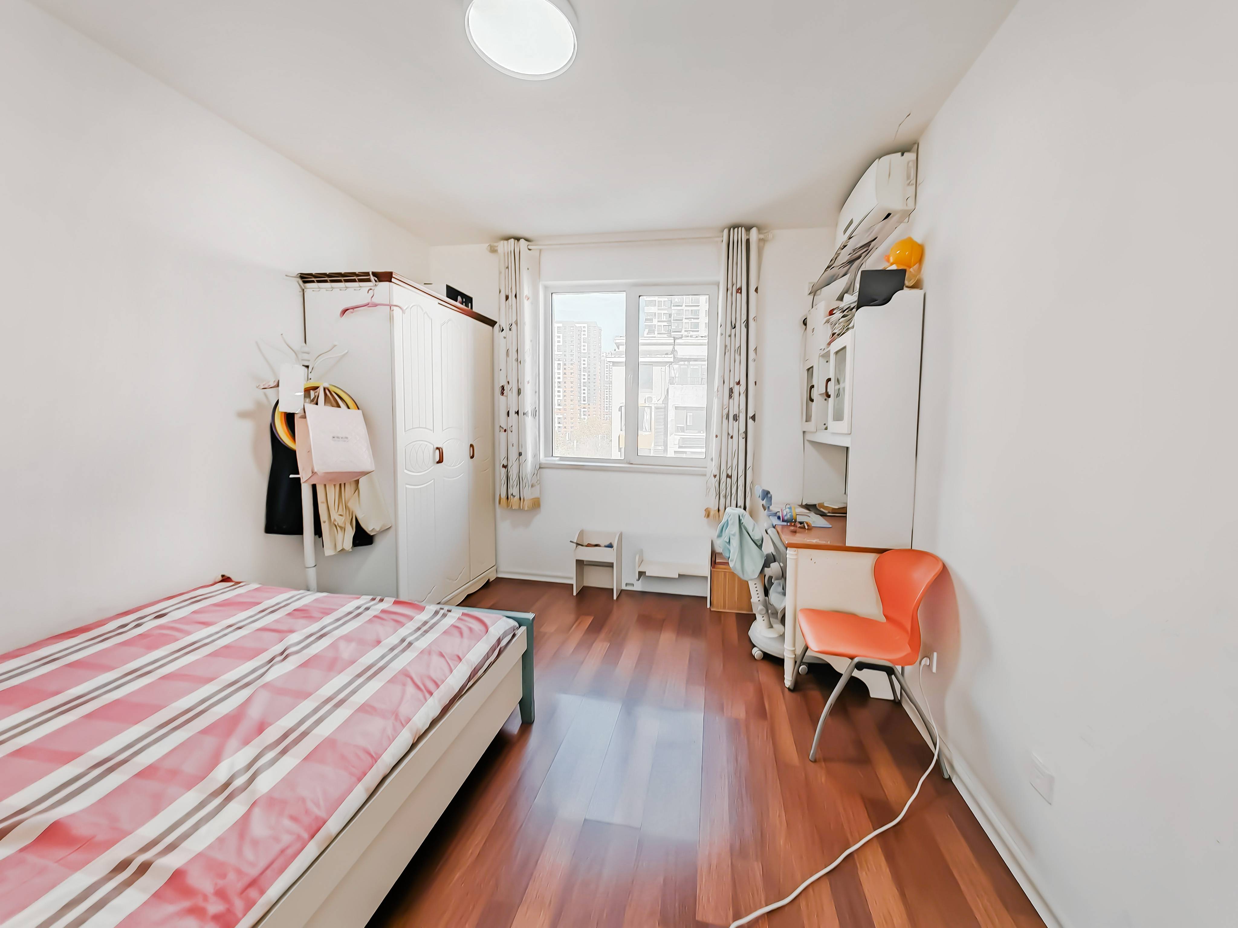 天鸿万象新天四区