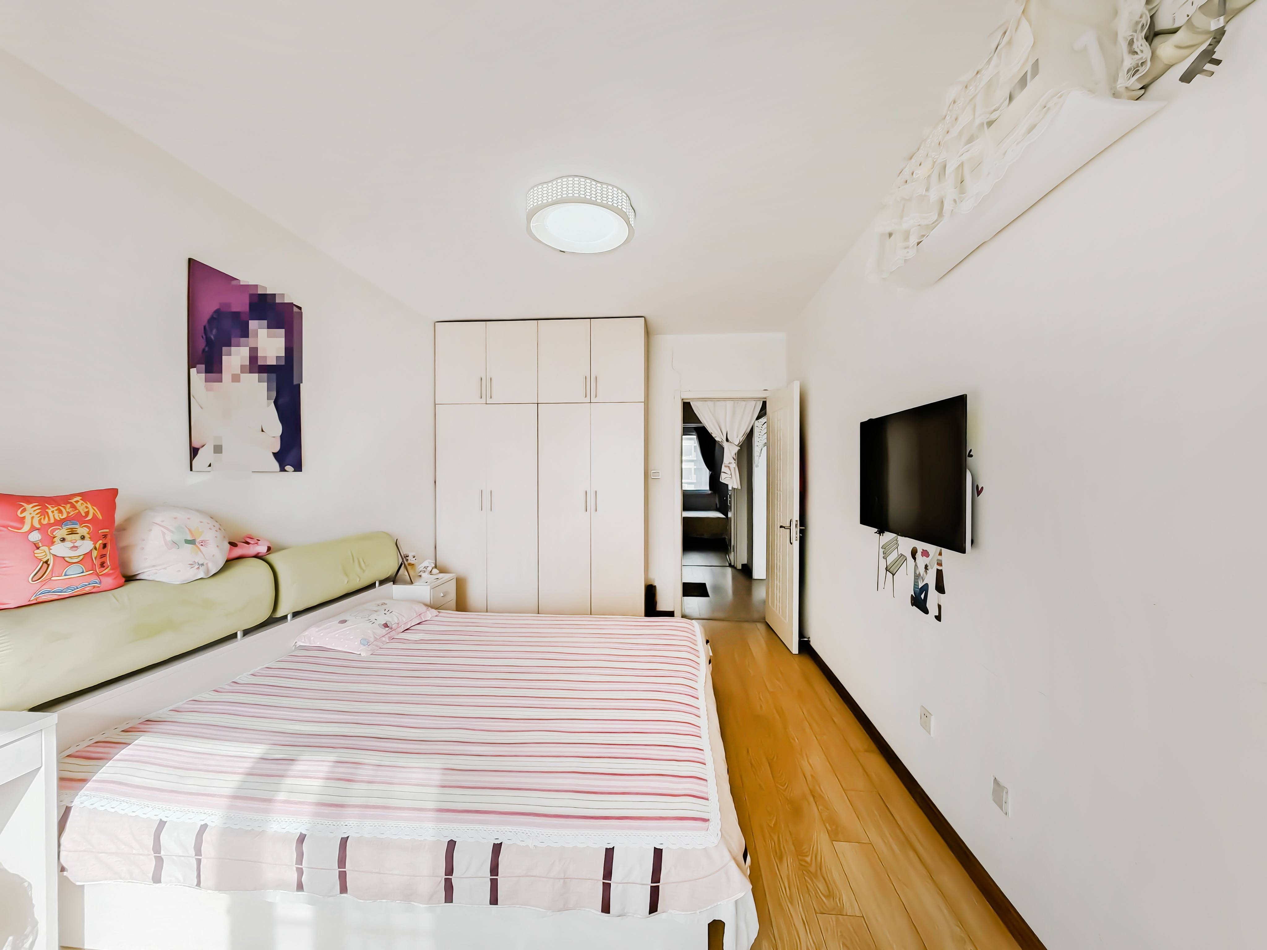 天鸿万象新天四区