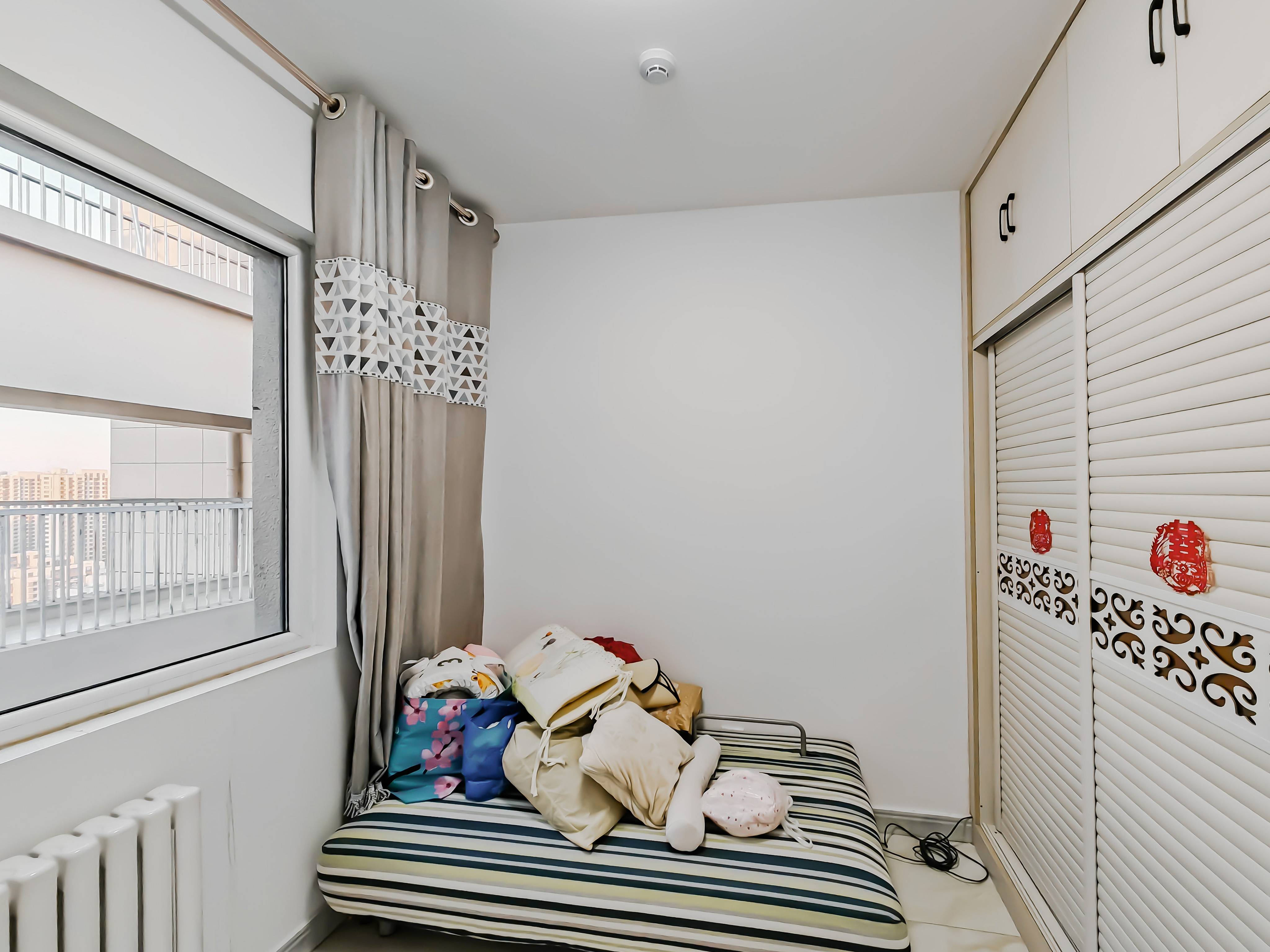 天鸿万象新天万卷府