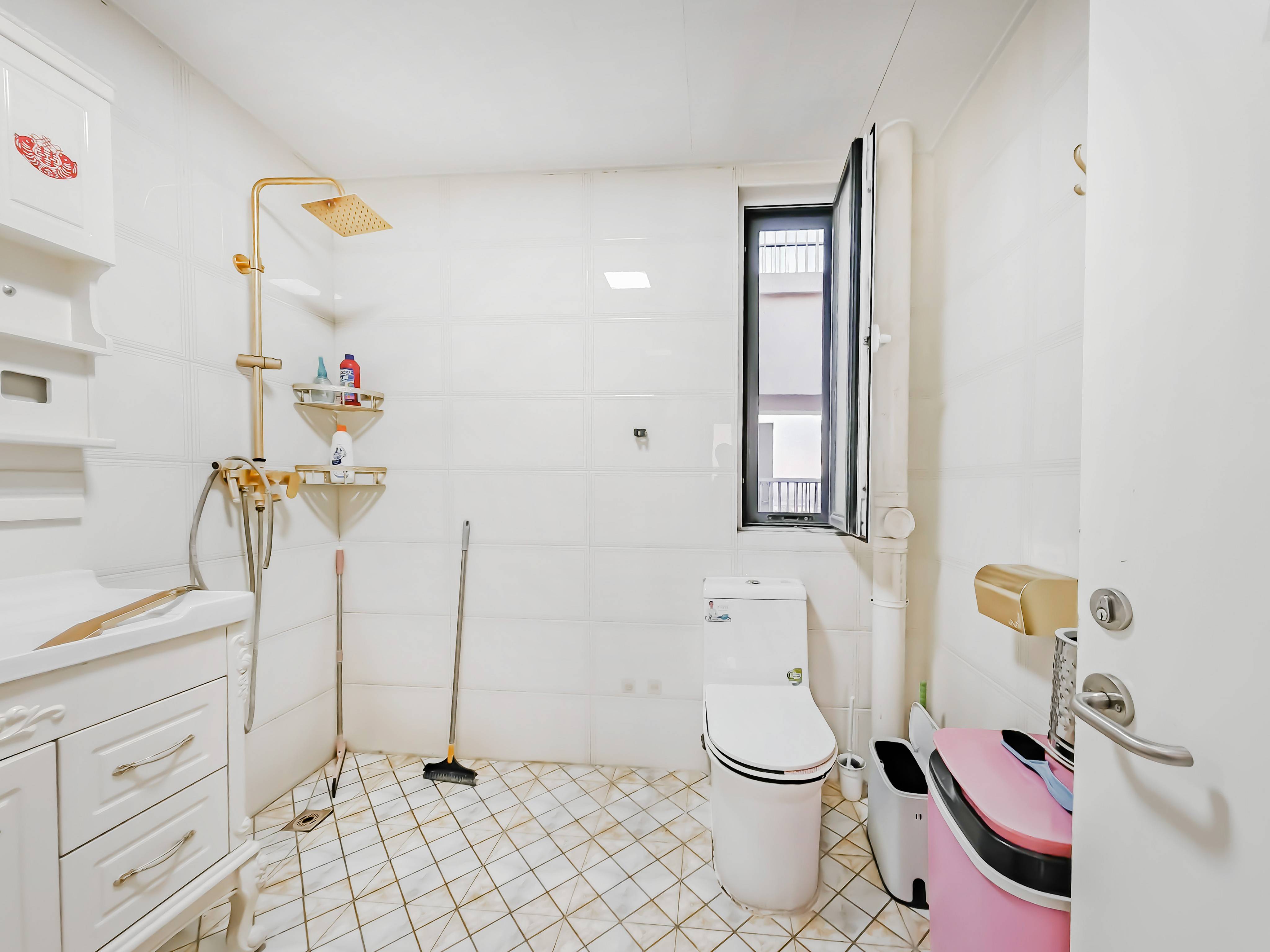 天鸿万象新天万卷府