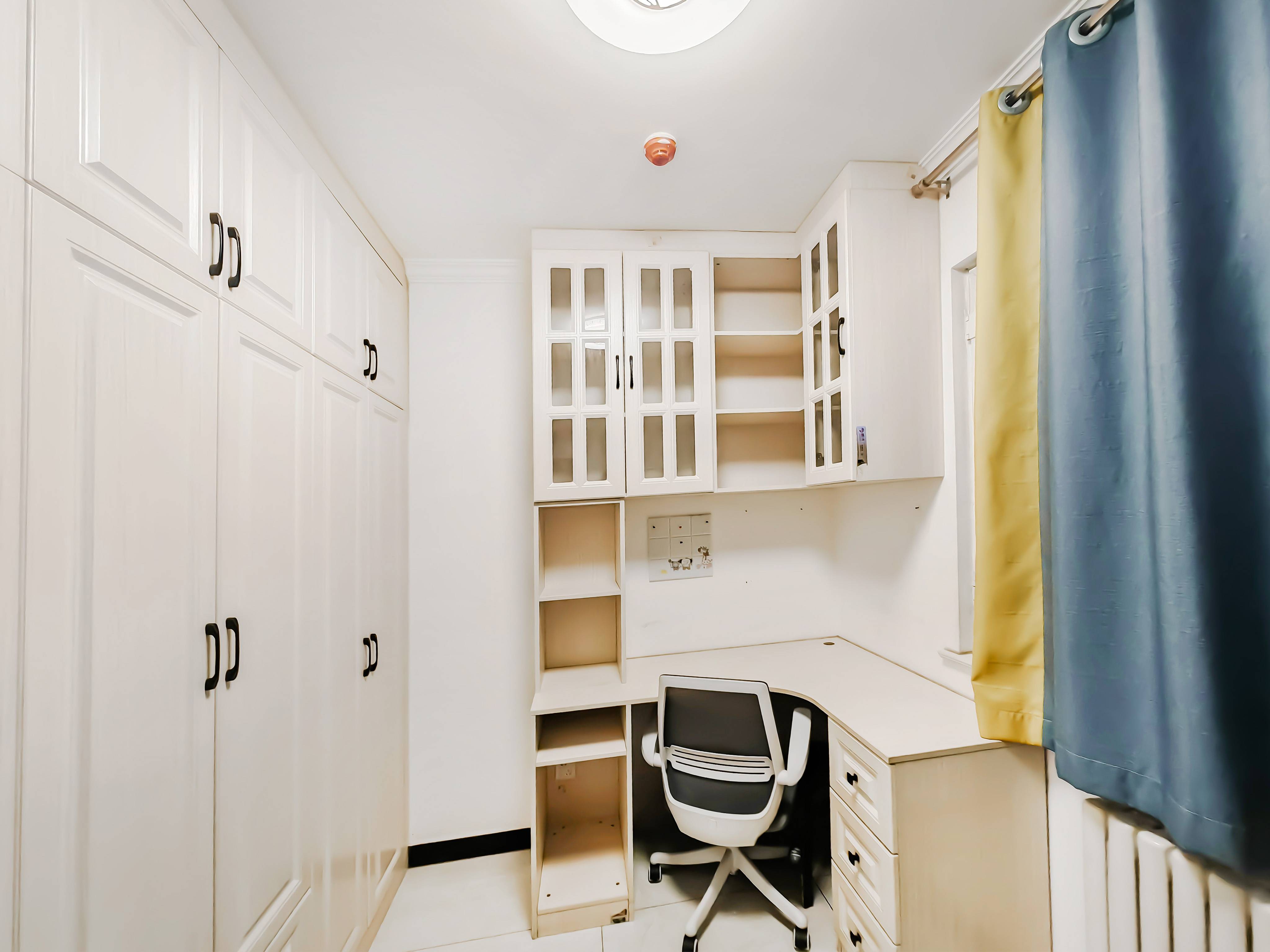 天鸿万象新天万卷府