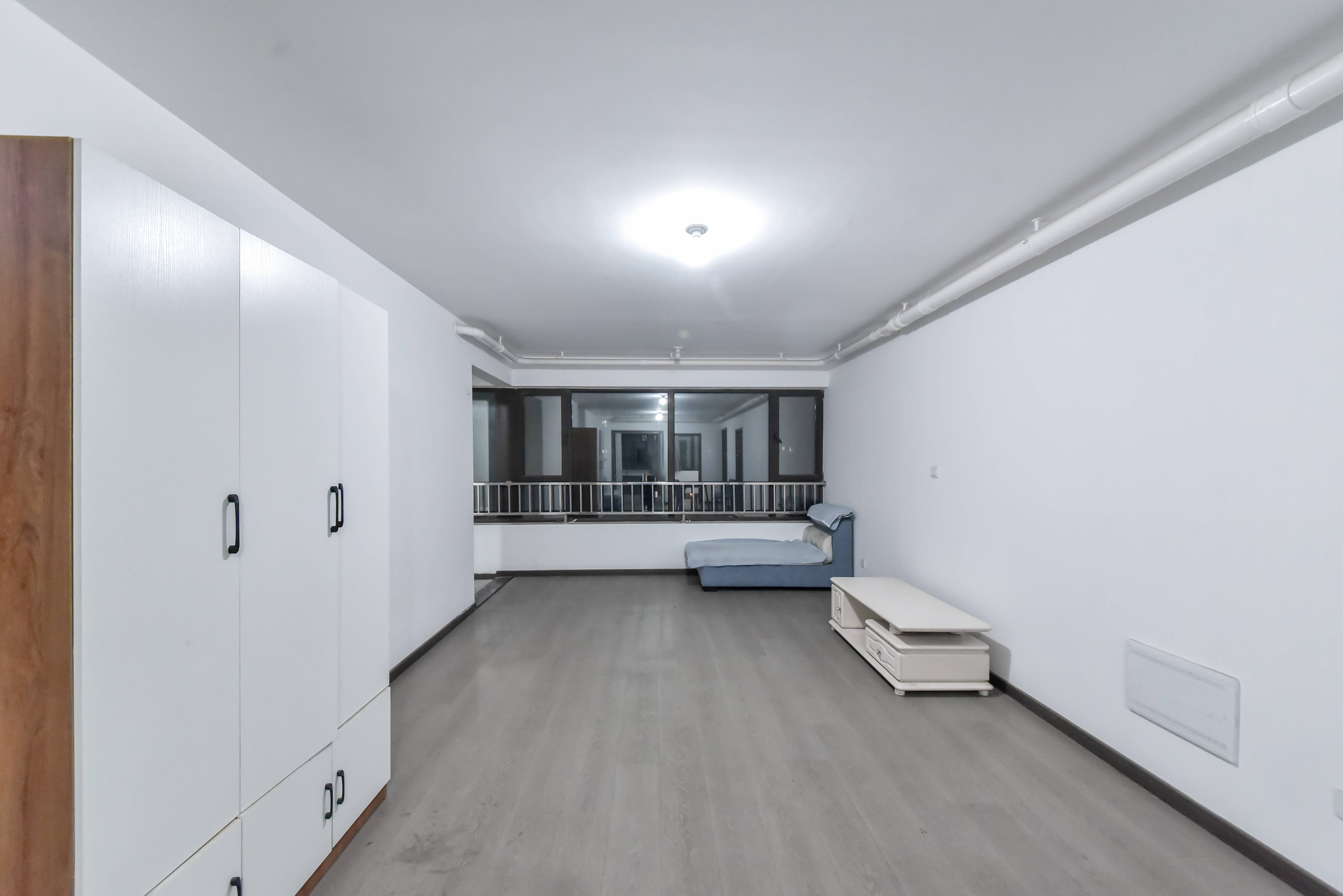  鲁商金茂悦府 南北