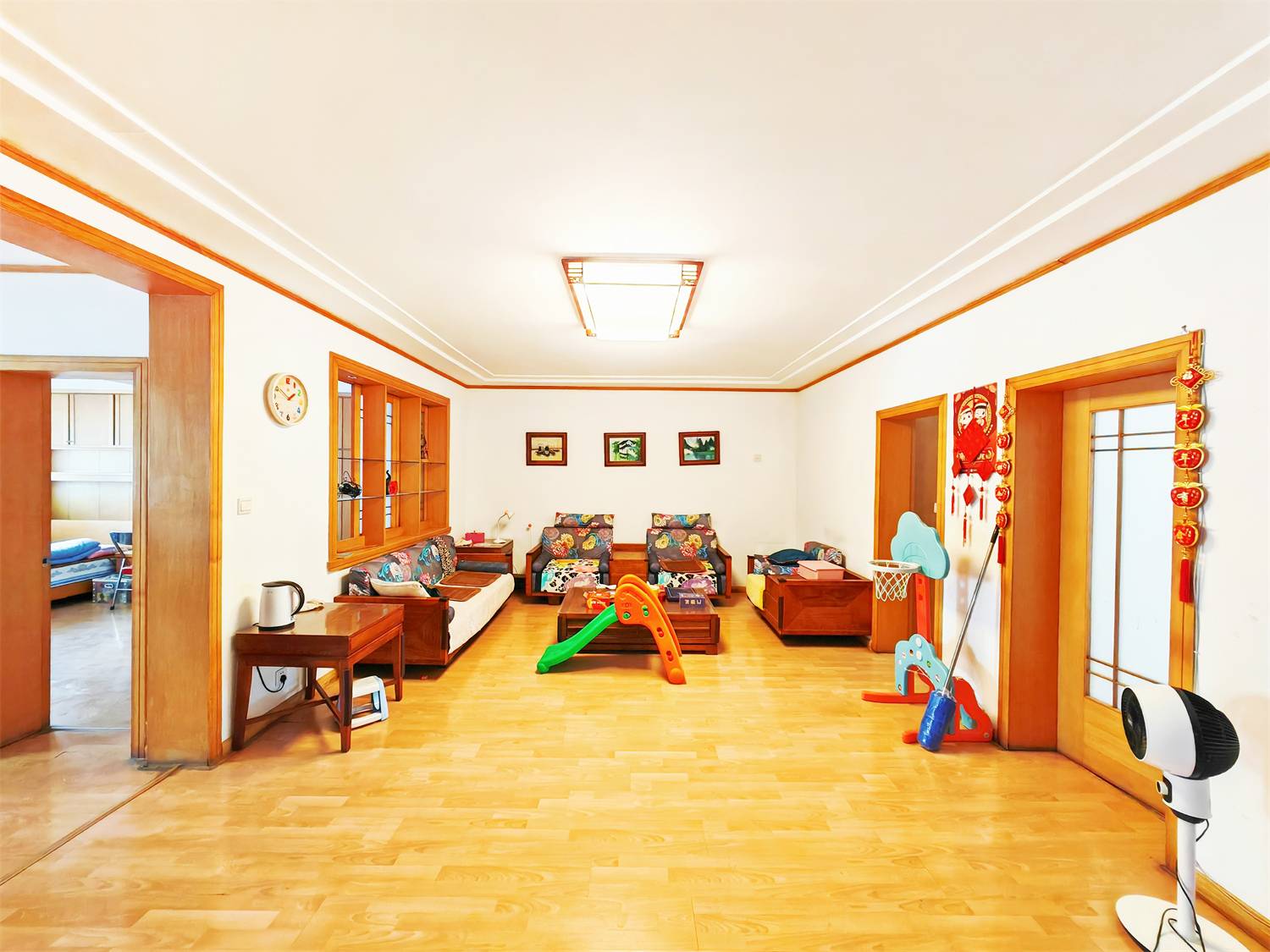  劳教所宿舍 南北