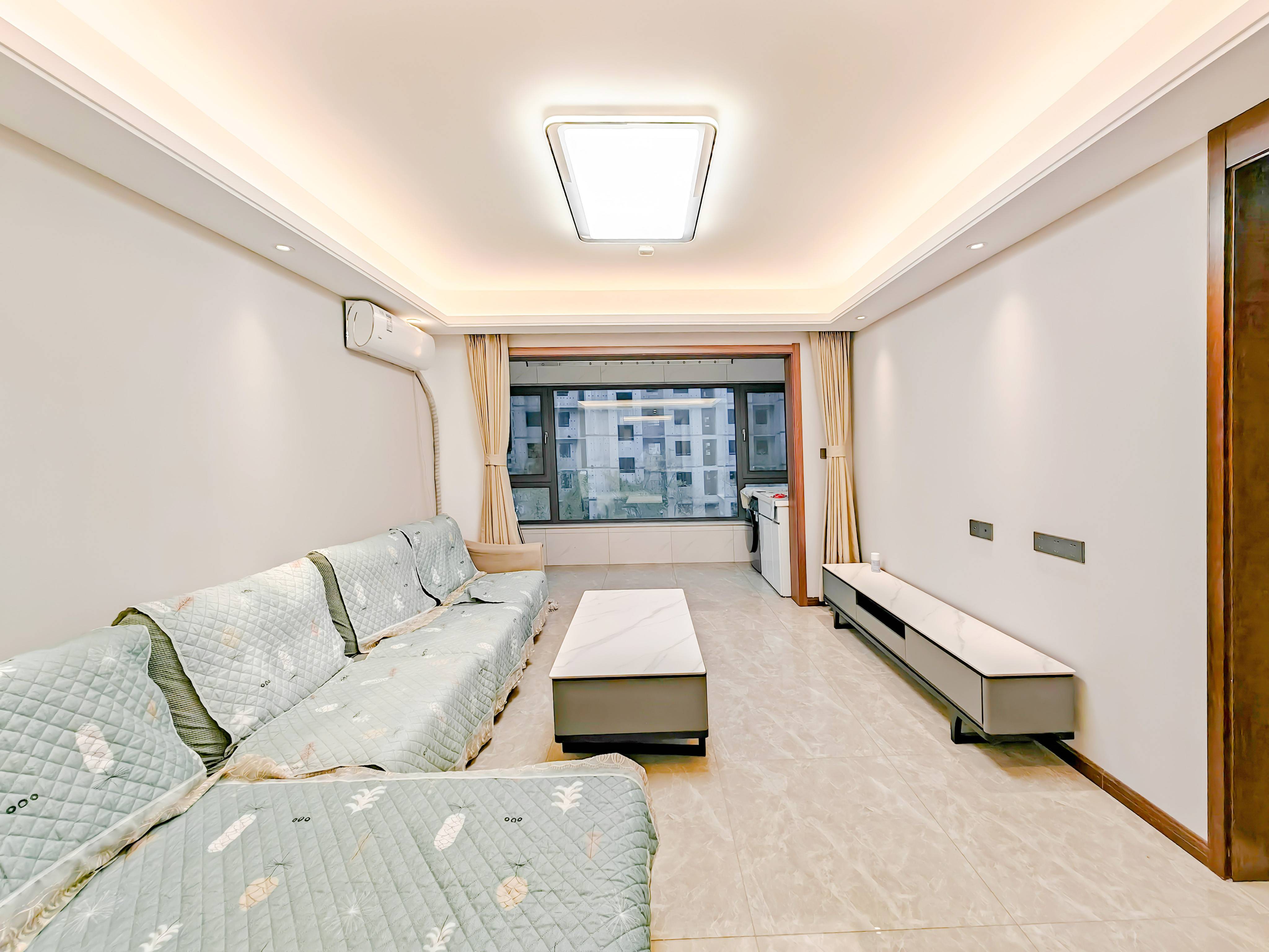  万科魅力之城 南北