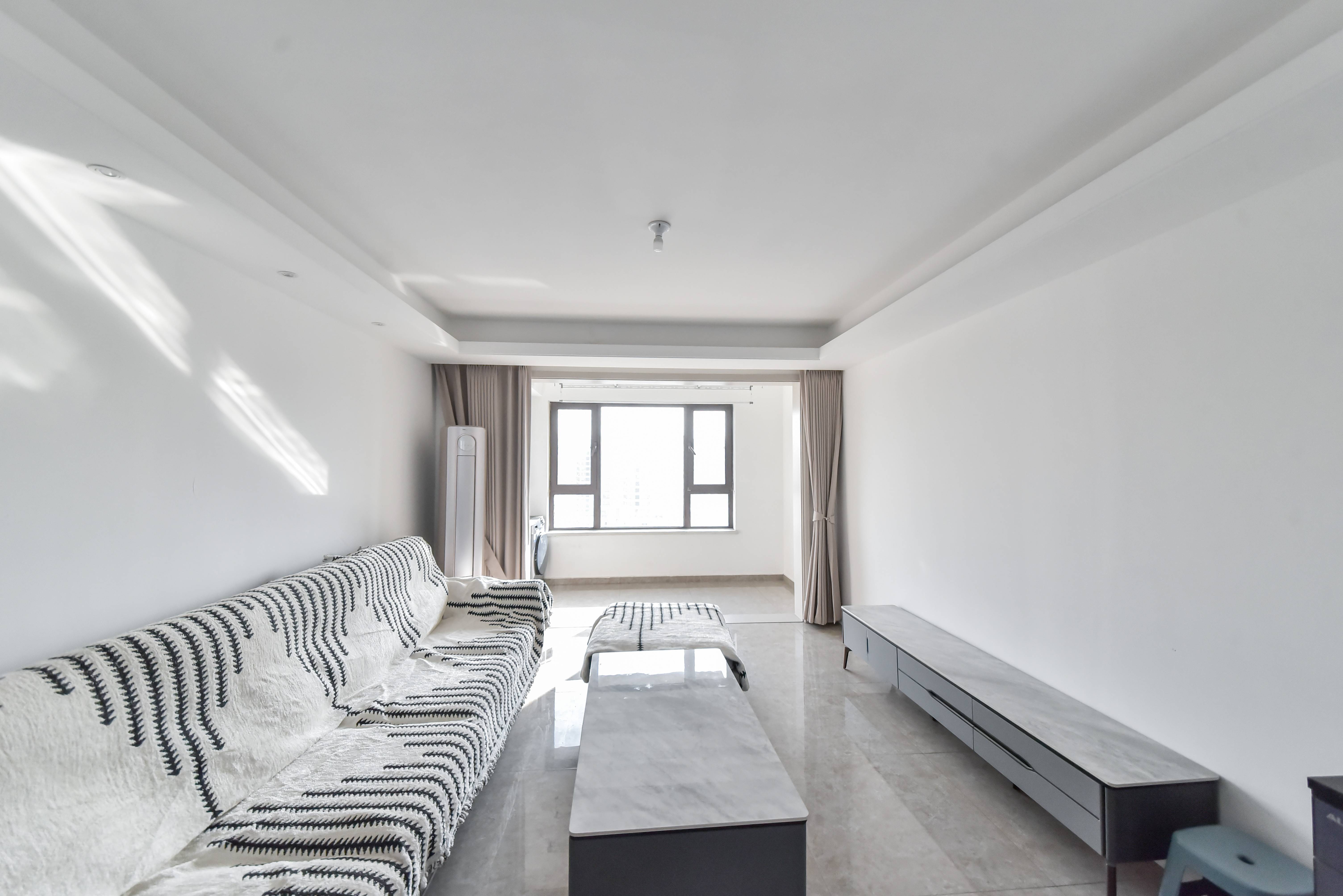  万科翡翠山语 南北