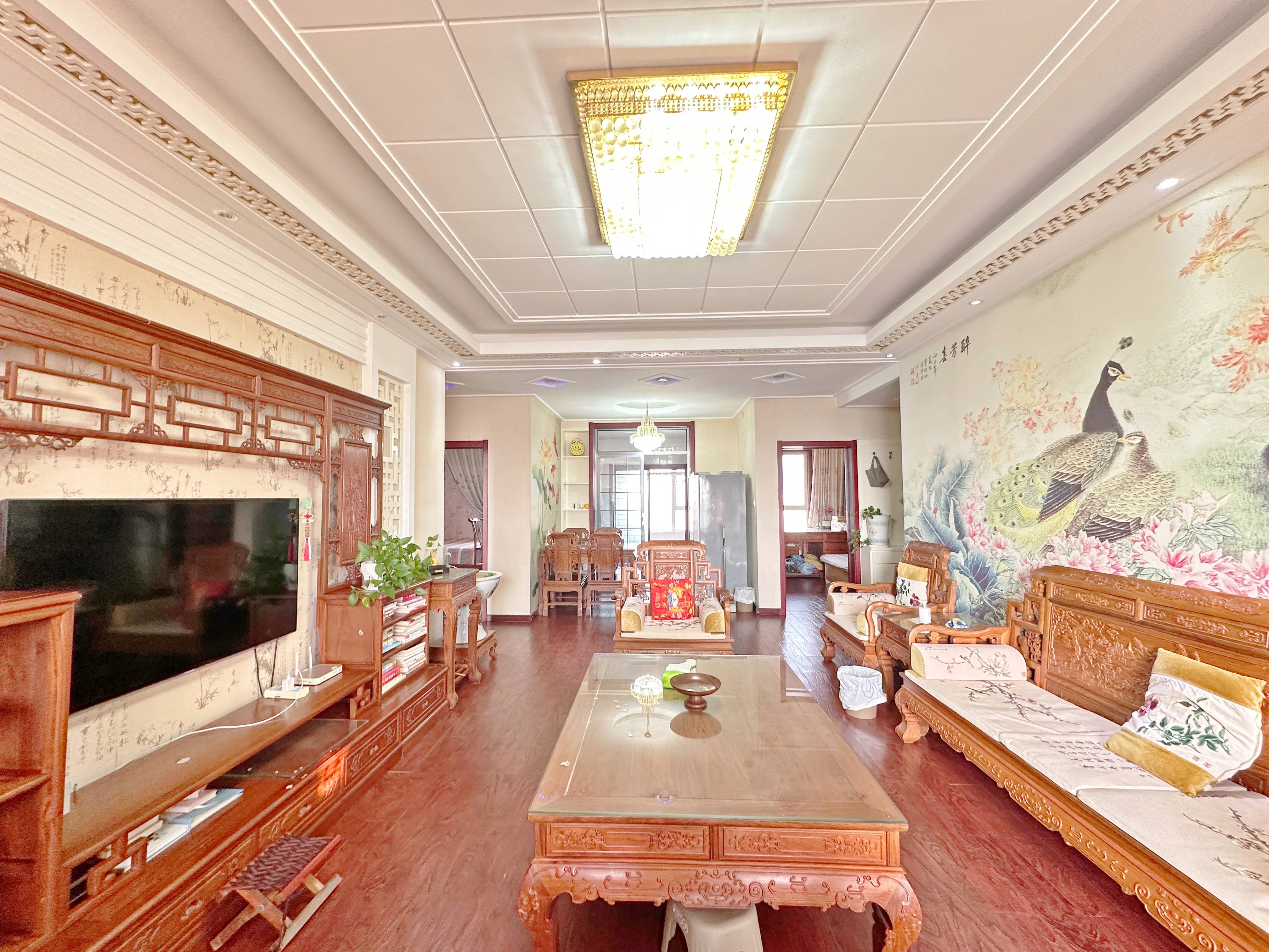 绿地新里卢浮公馆