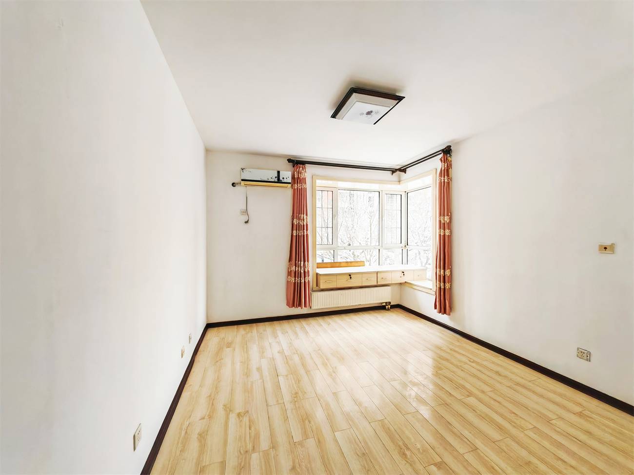 鲁能领秀城B区（十一区）