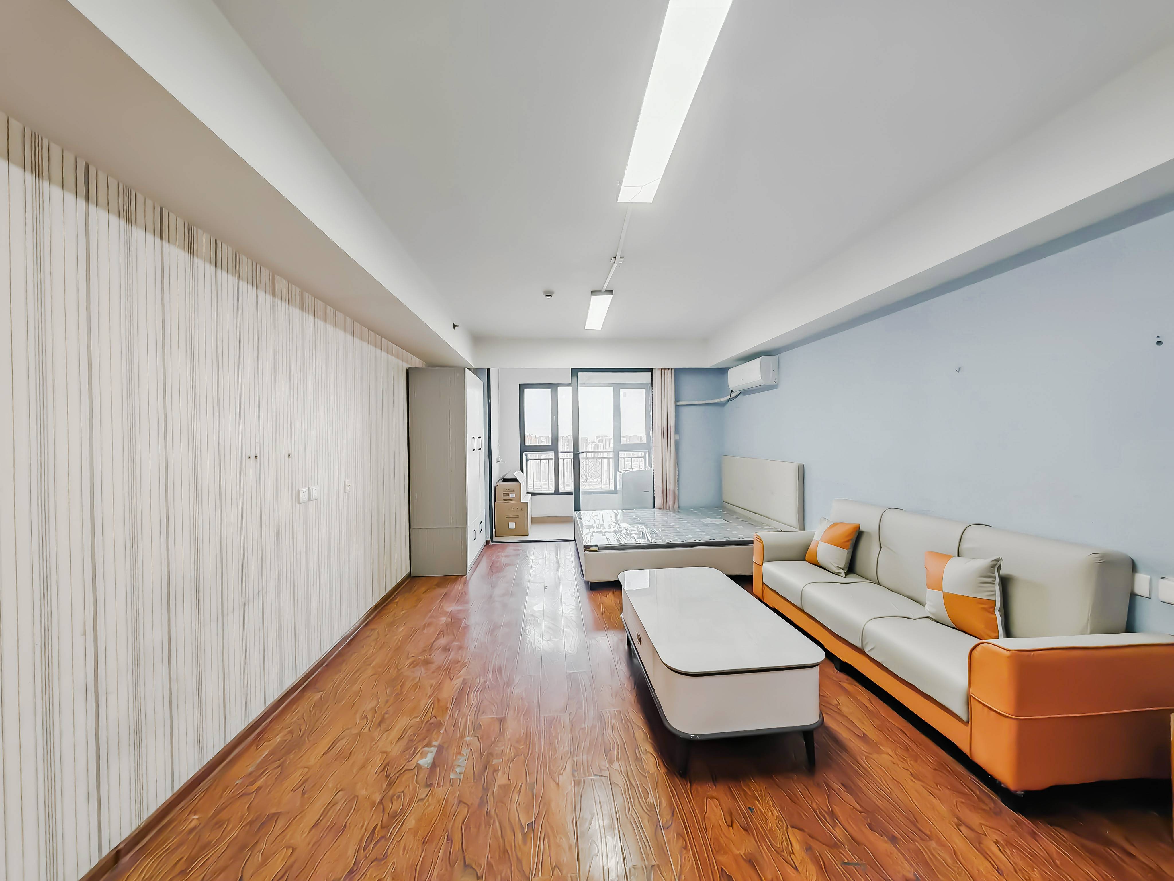  恒大城（商住楼）1居室高楼层,近地铁随时看房