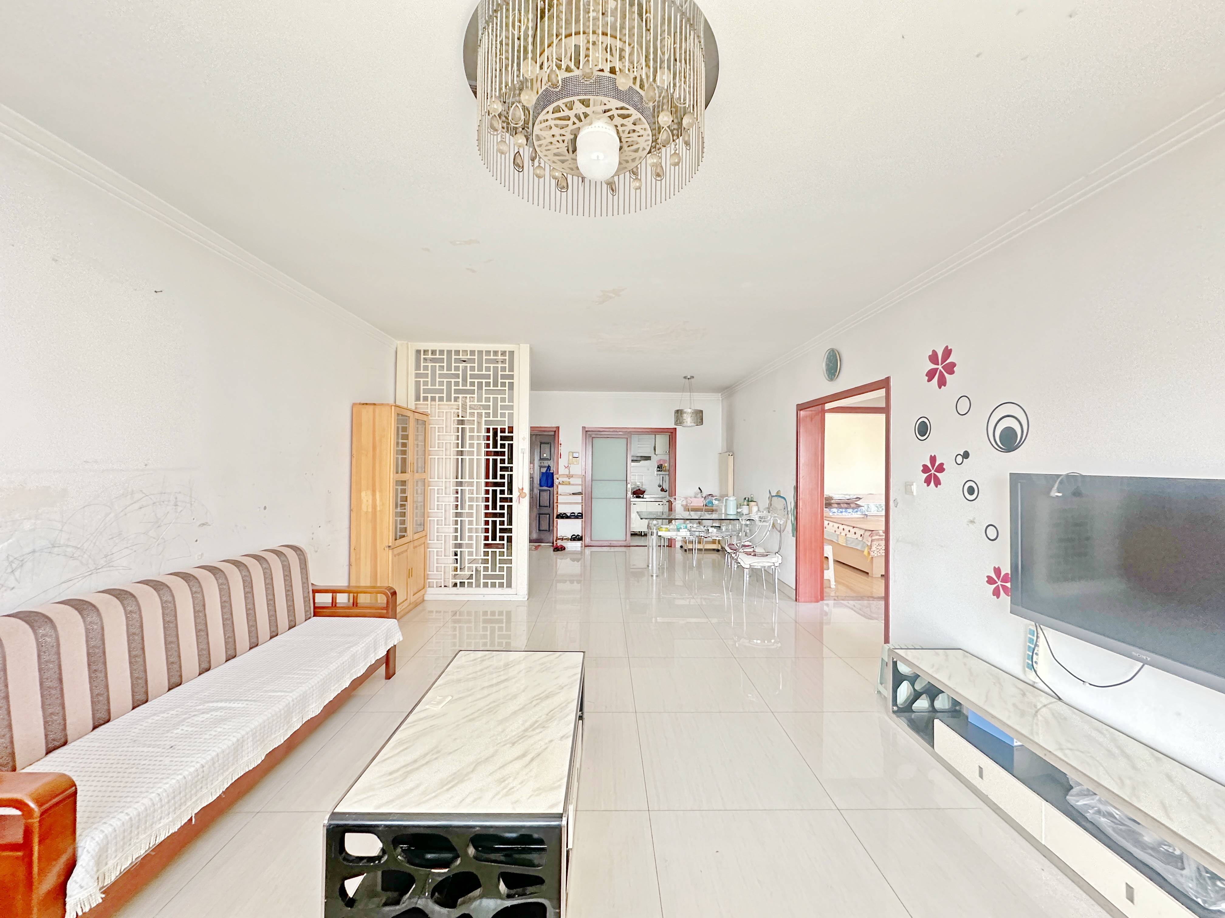  阳光100国际新城(B区）3居室中楼层,近地铁随时看房