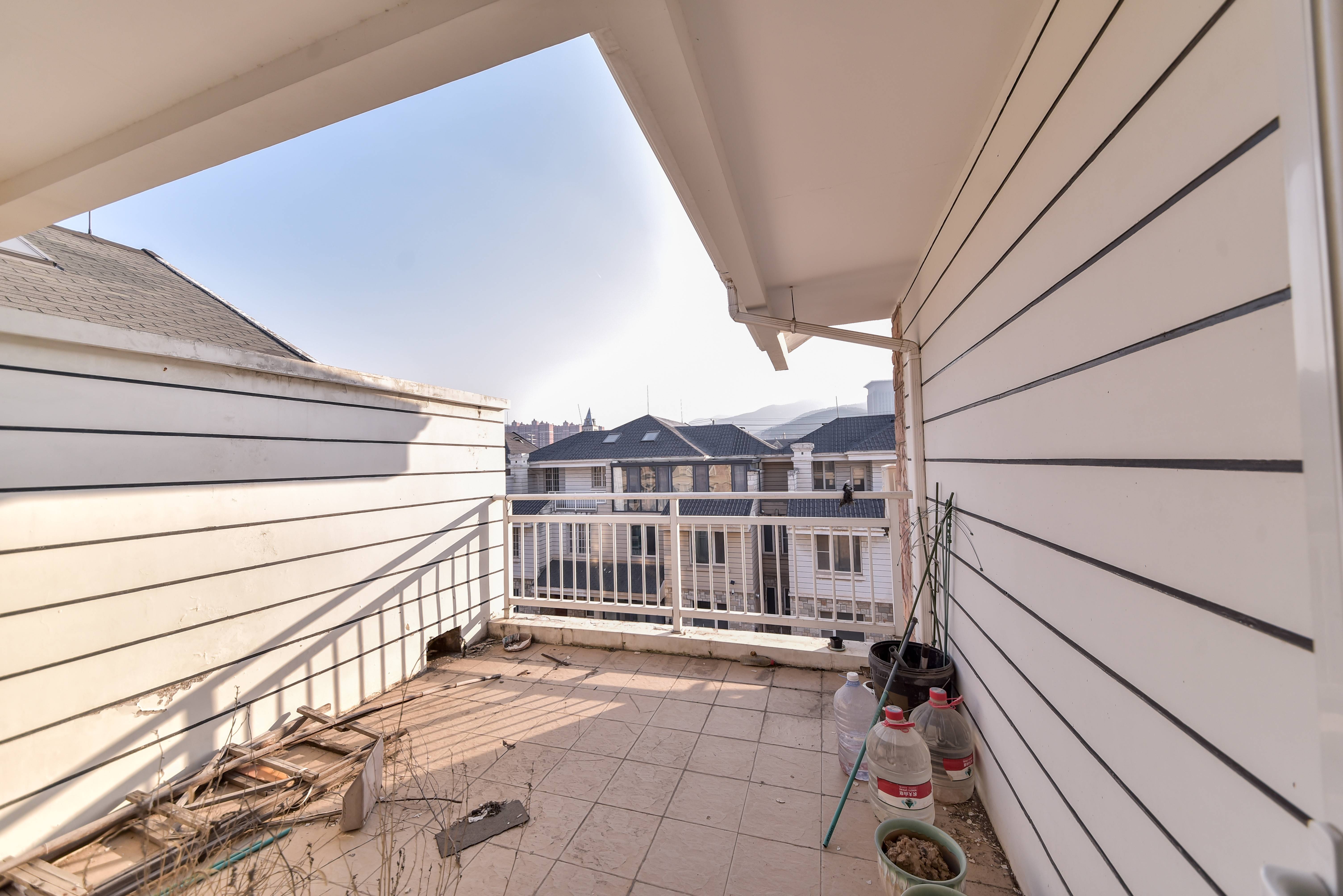 鲁信蟠龙山花园