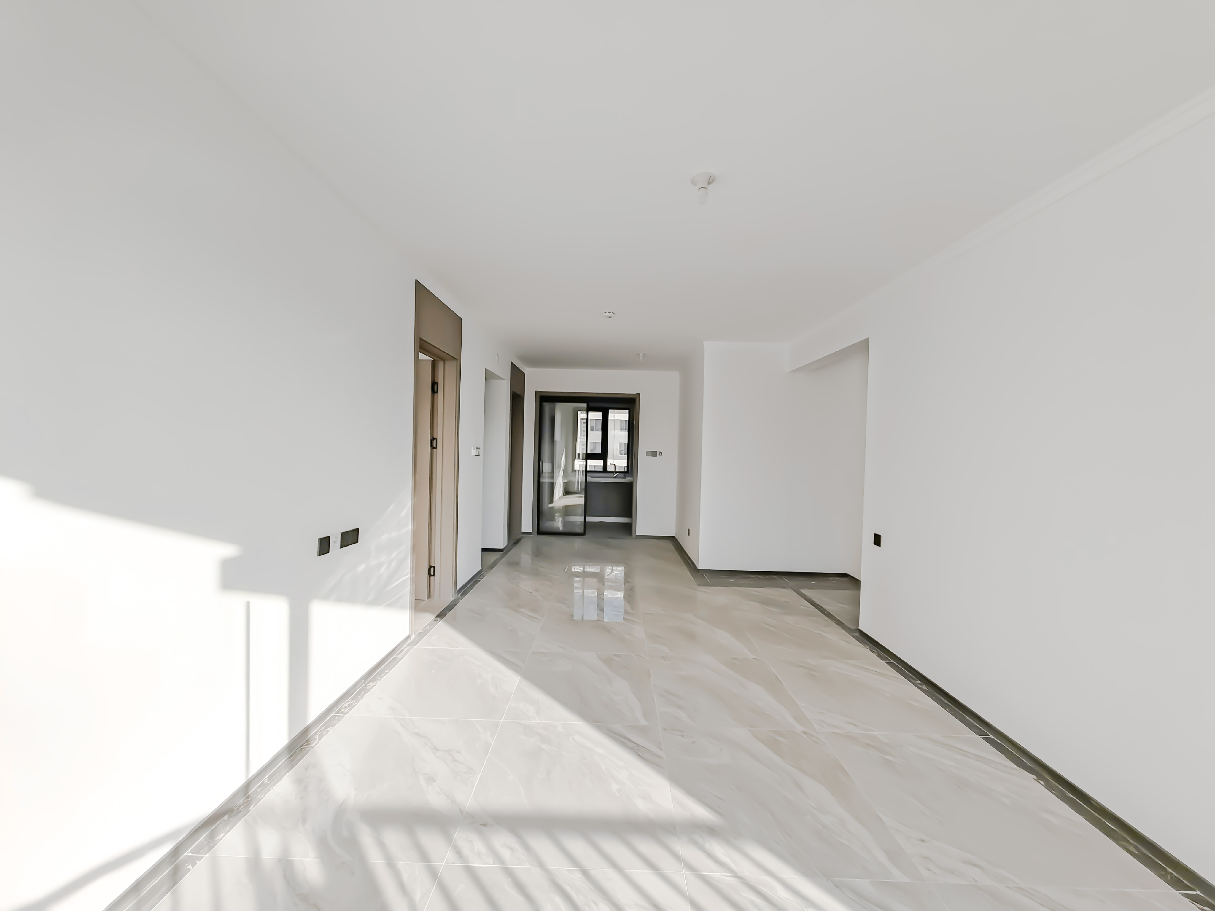  碧桂园·凤凰壹品3居室高楼层,近地铁随时看房