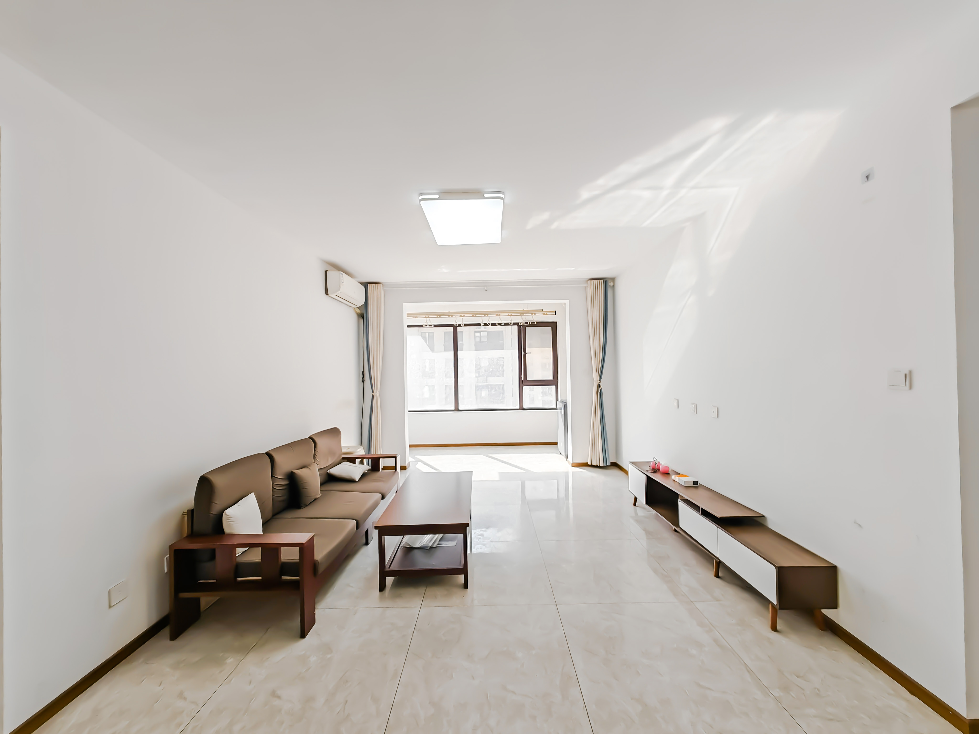  天鸿万象东方3居室高楼层,近地铁随时看房