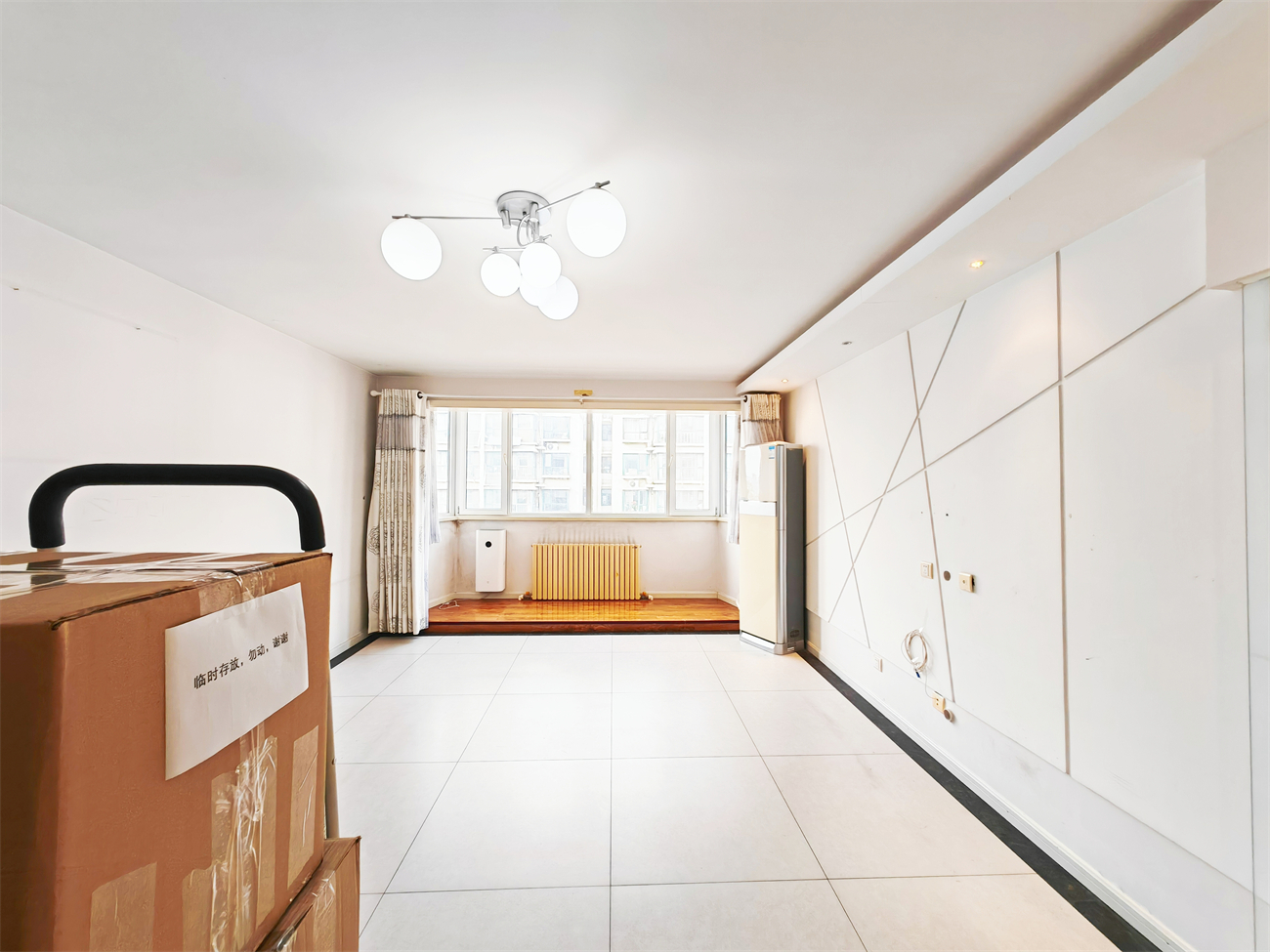  商贸厅团购房9楼 附带地下室价格可大谈随时看房 贯穿大阳台