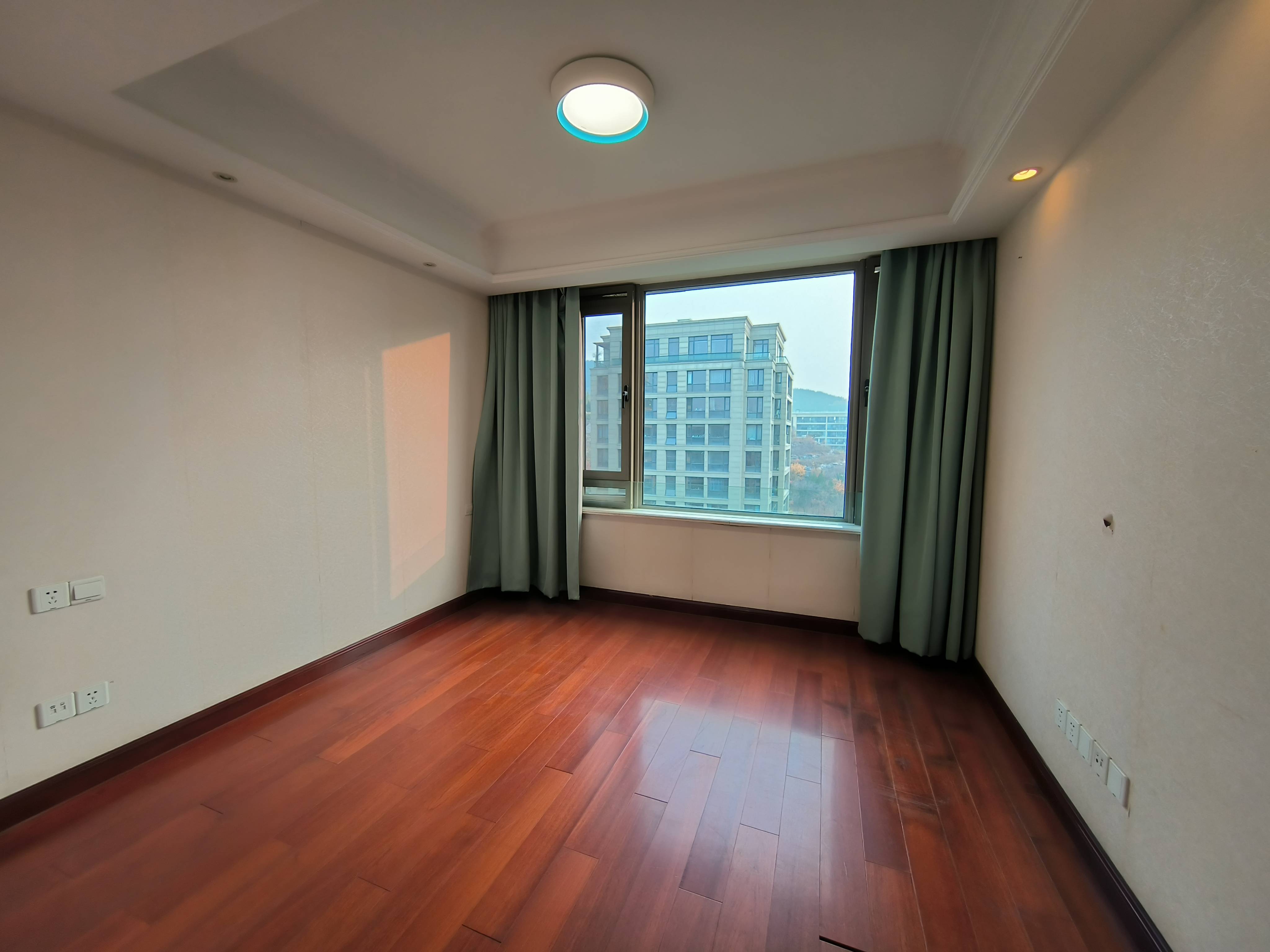 海尔绿城全运村锦兰园