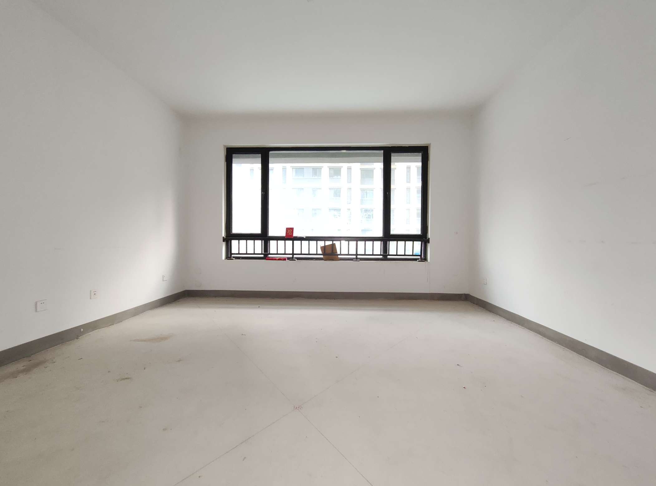  高新绿城玉兰花园 南北