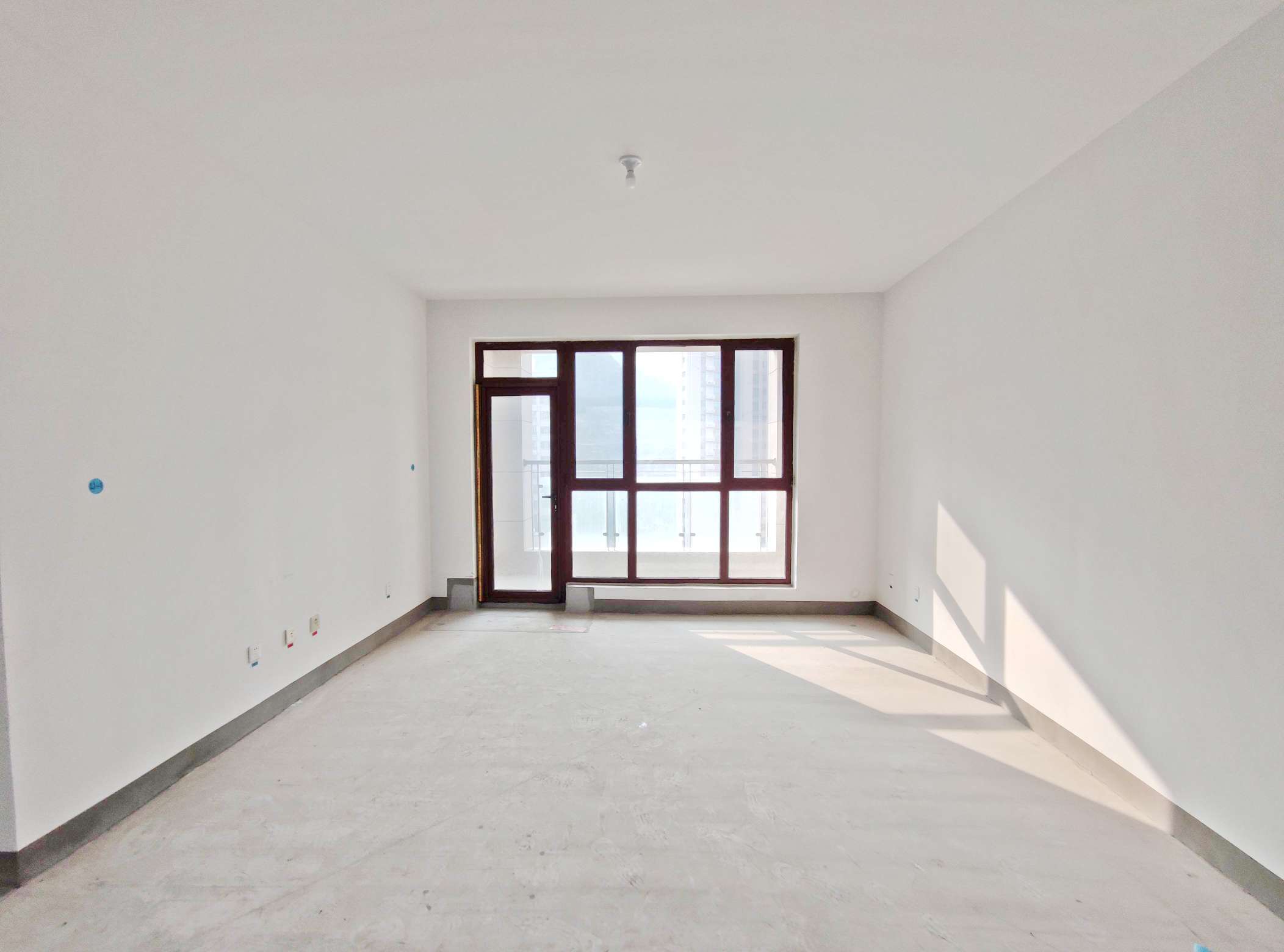  绿地国际城泺泉明都 南北