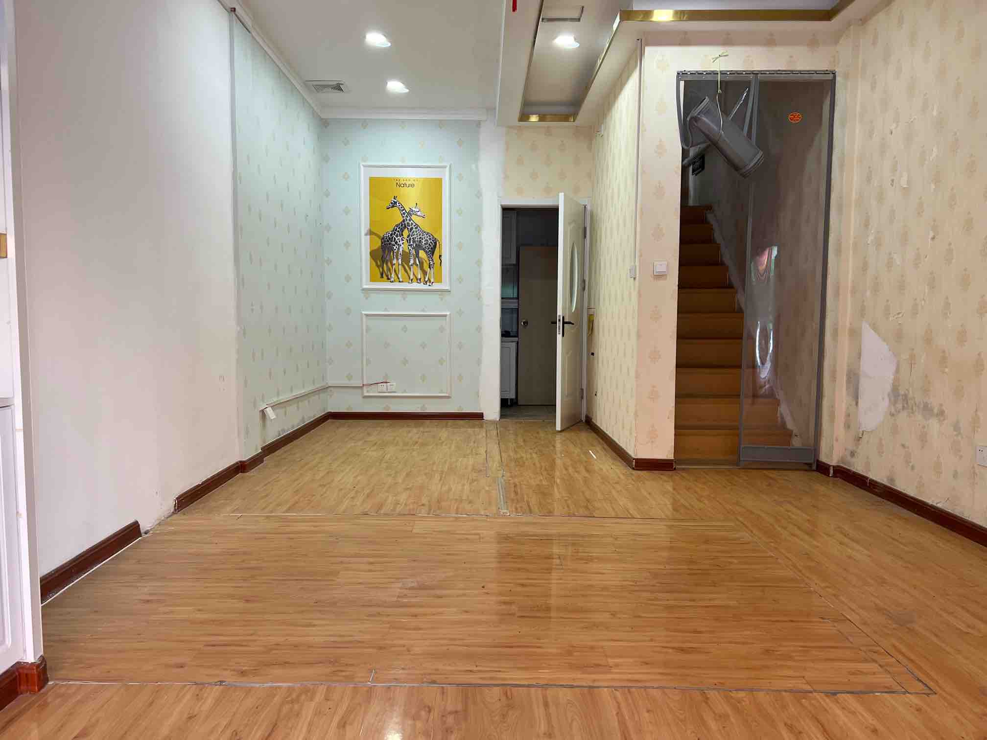 
							山大南路商铺