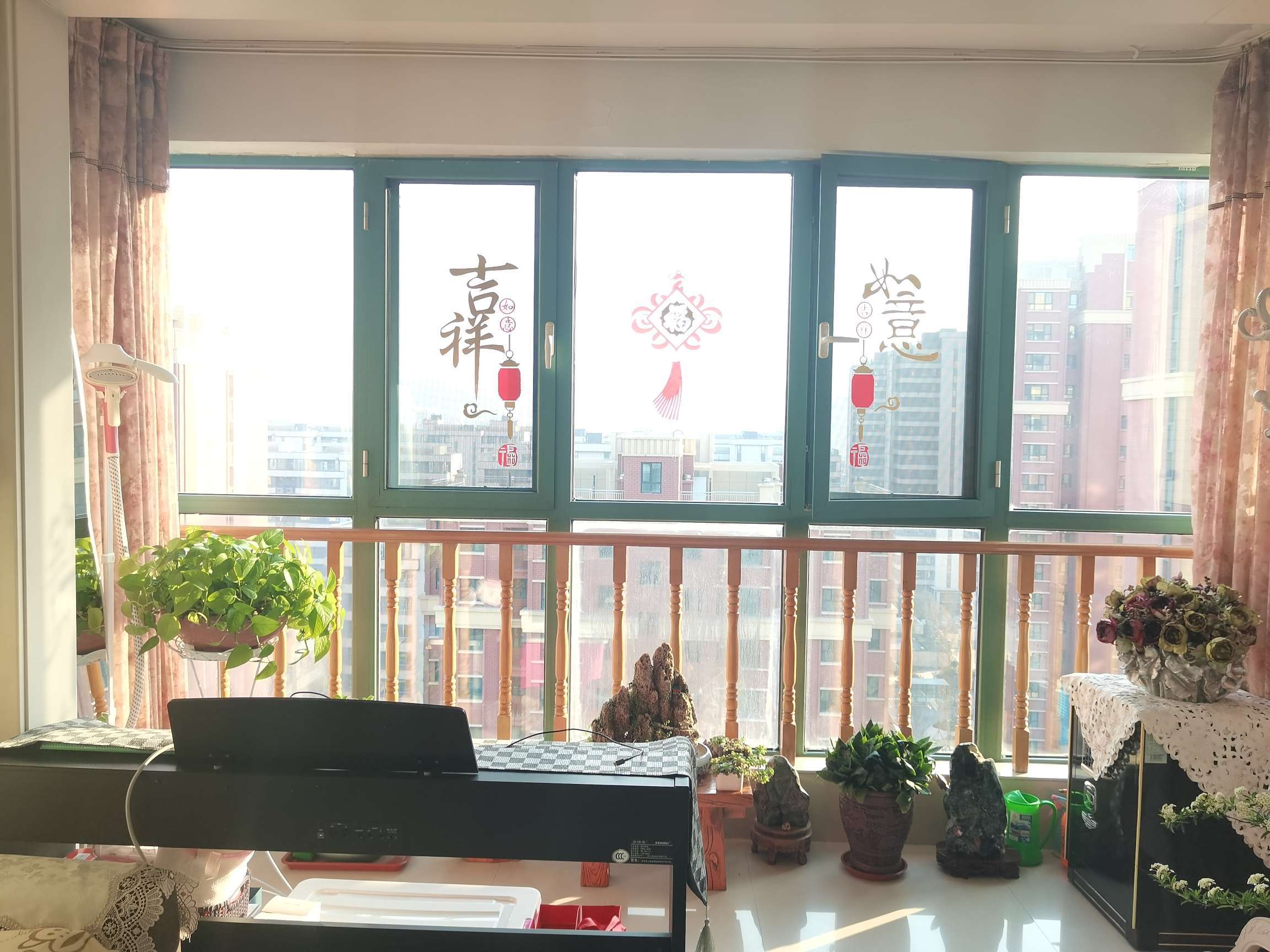 嘉馨现代逸居
