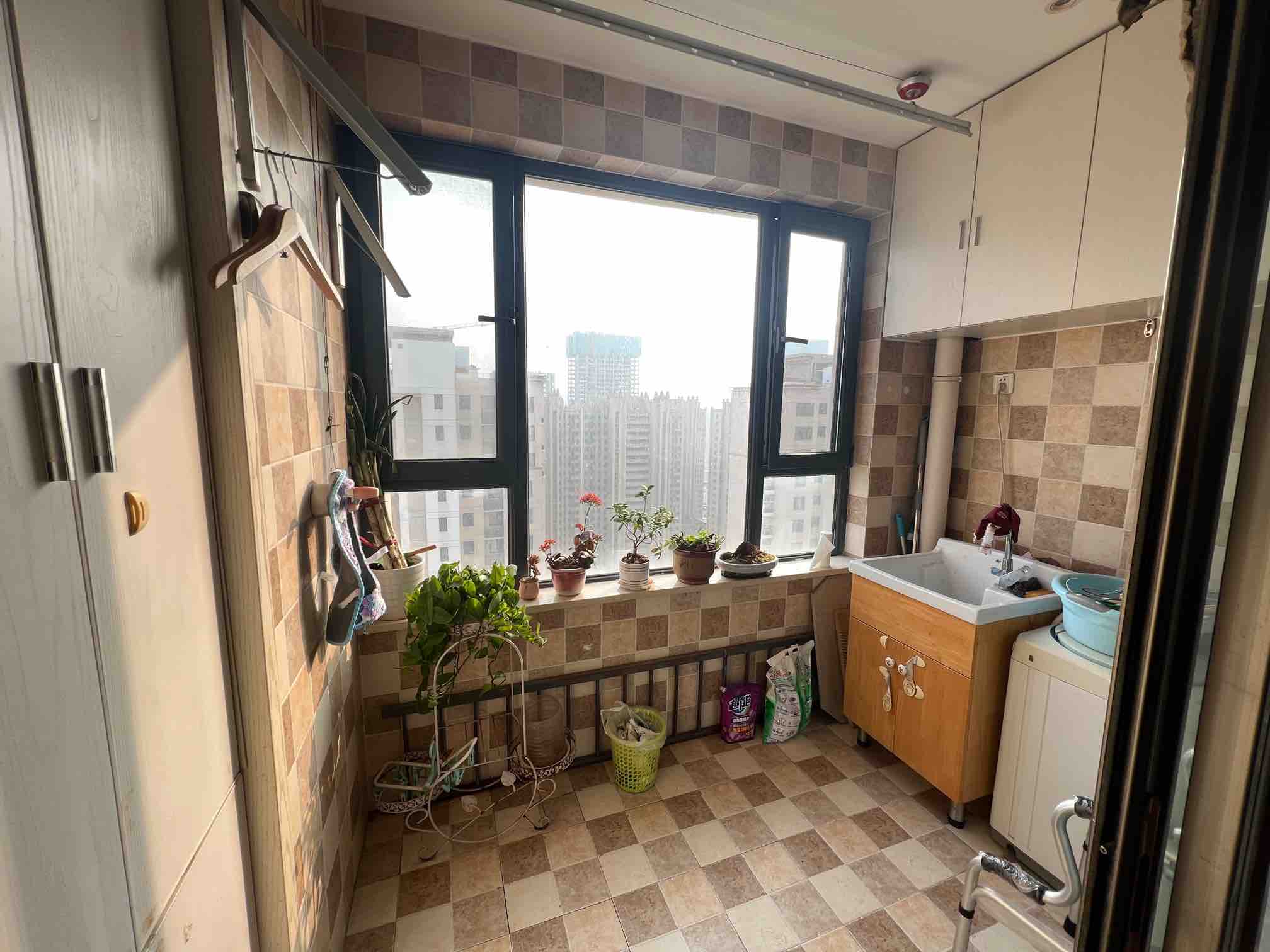 
							中建锦绣城
