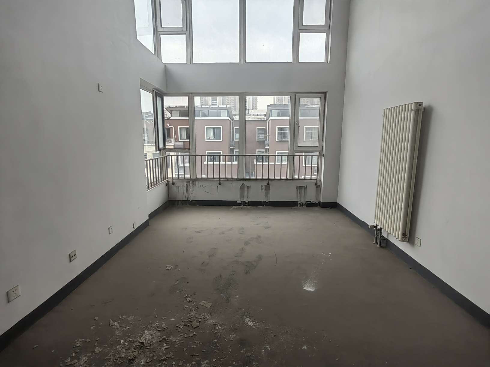  重汽翡翠东郡 南北