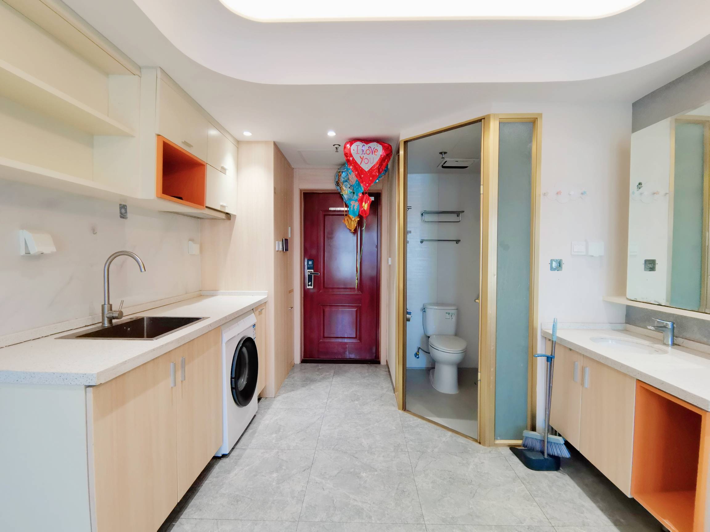  拉菲微公馆 东西