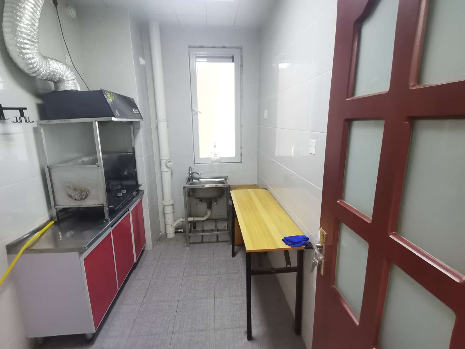  帝华鸿府西区,2,2室2厅,120万,清水,有电梯