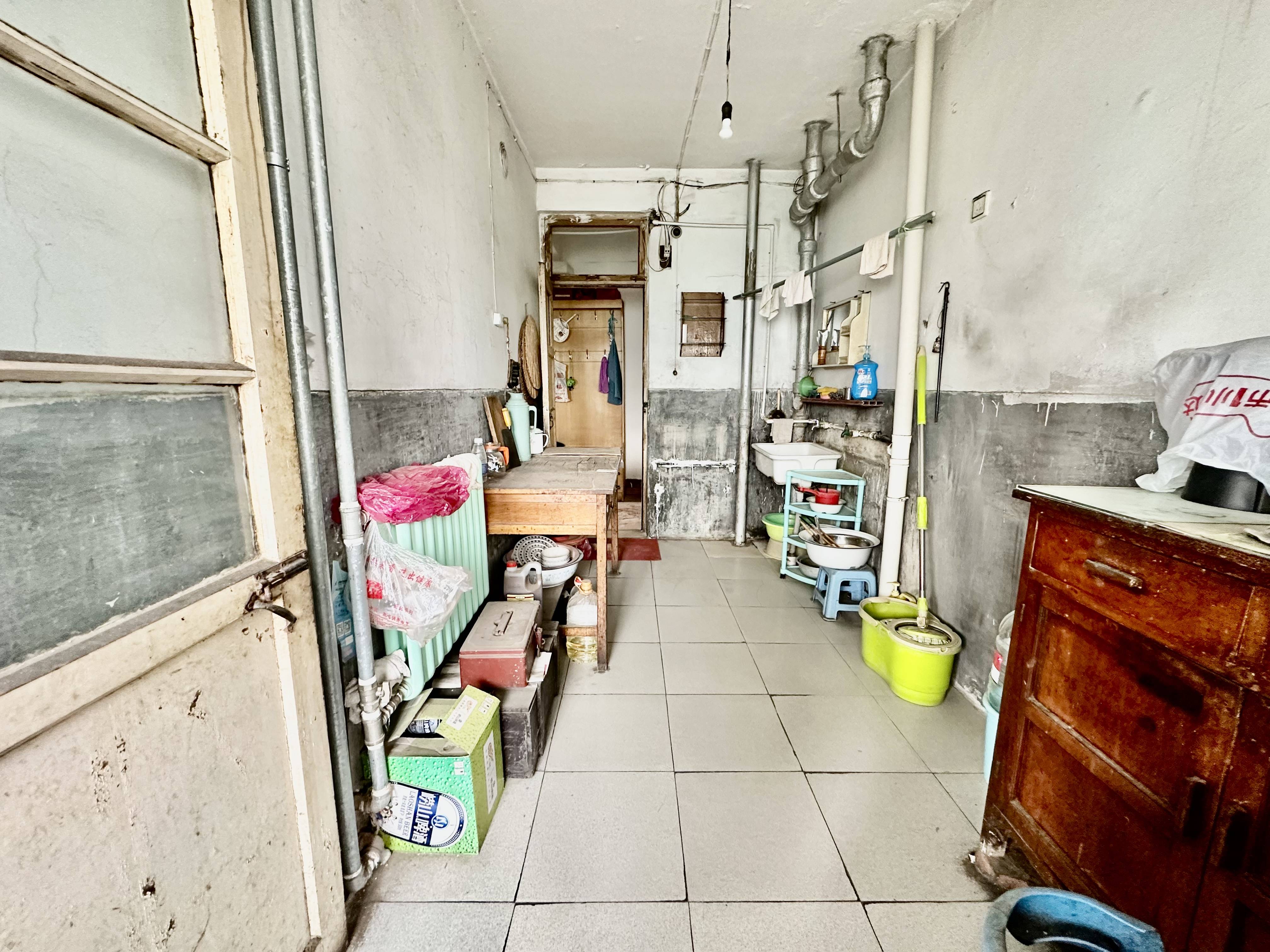 建国小经三路单位宿舍